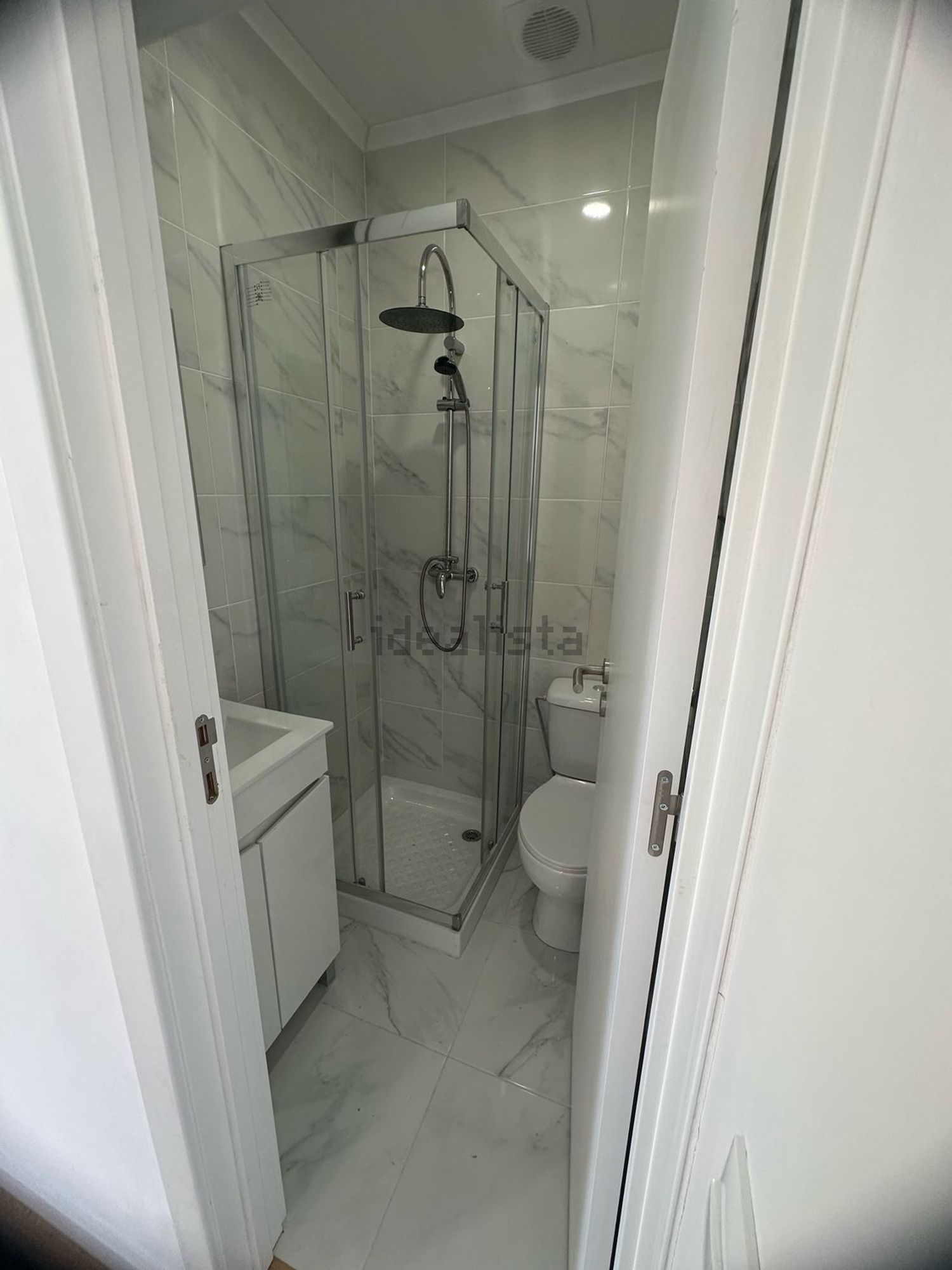 出租房间在Rua Florbela Espanca, 11 - 卫生间