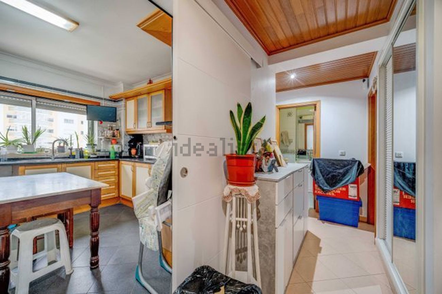 公寓 t2出售在Estrada Municipal, 510 - 客厅