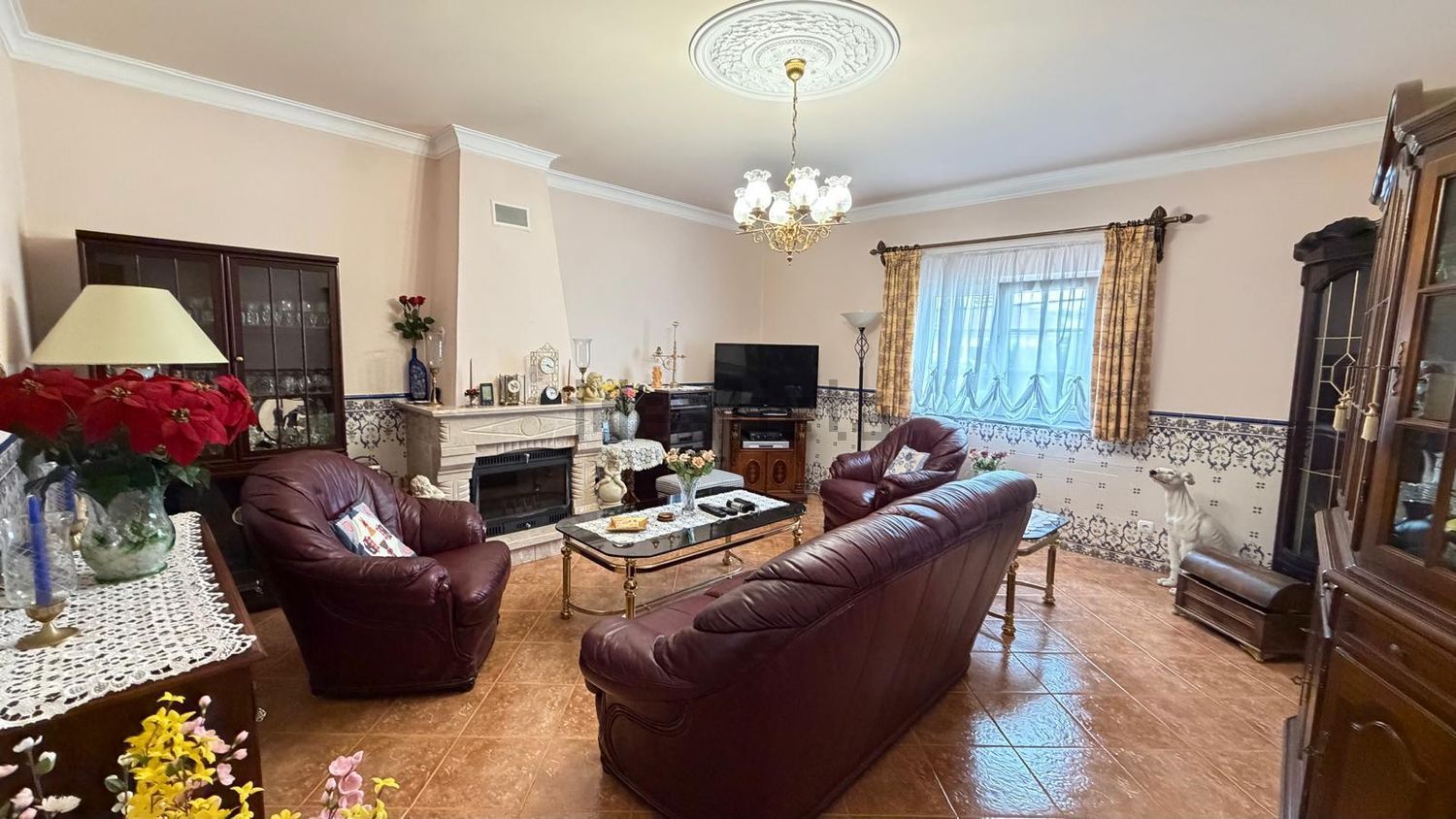 小楼房或独栋别墅出售在Quinta de Asseca - Padre Nabeto - 客厅