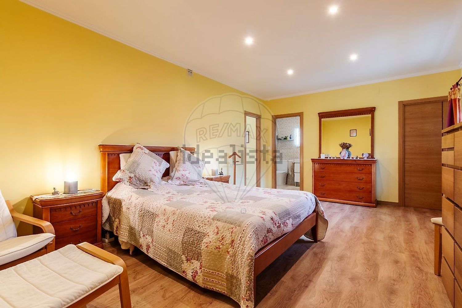 小楼房或独栋别墅出售在Estrada de Paços - 卧室