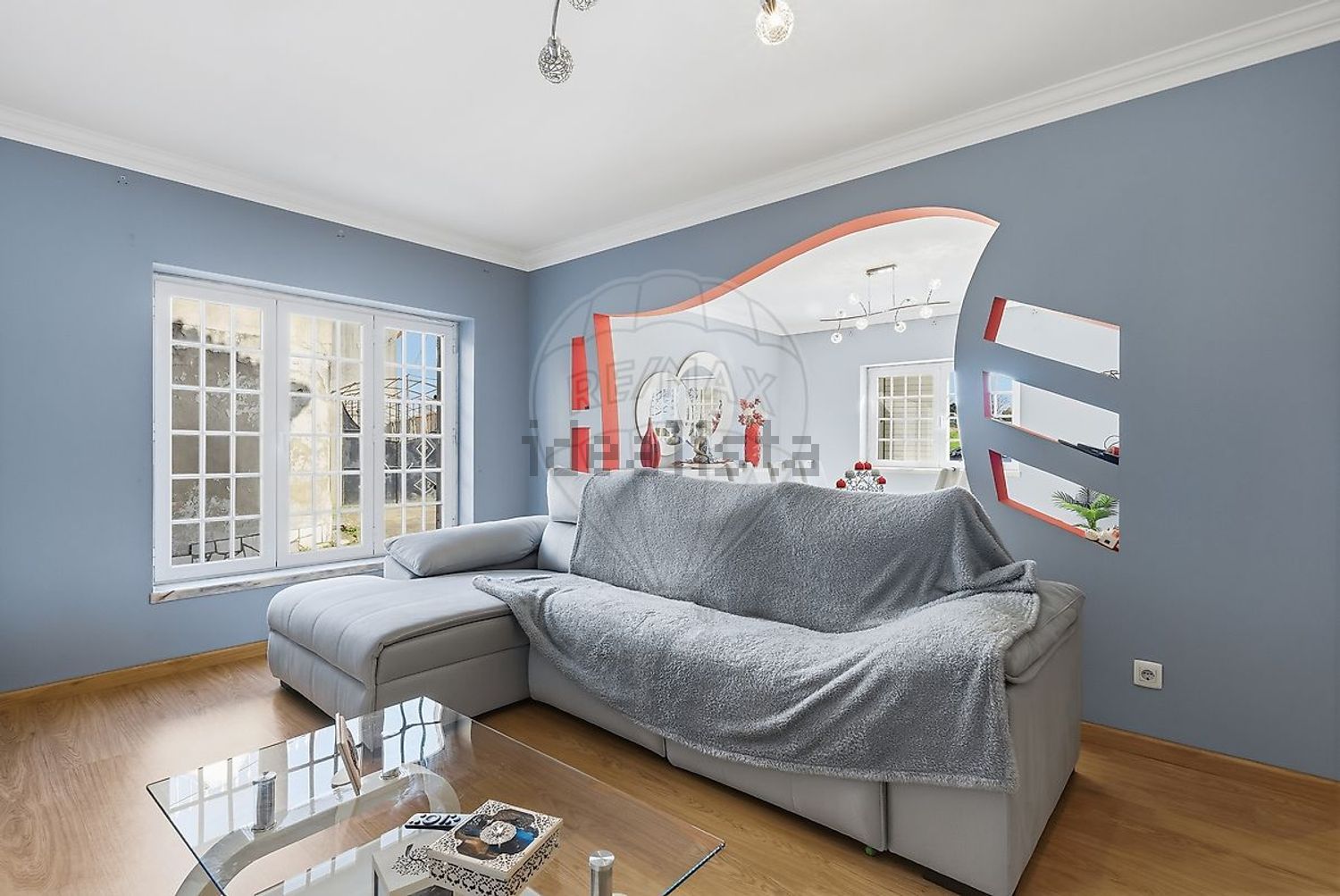 小楼房或独栋别墅出售在São Quintino - 客厅