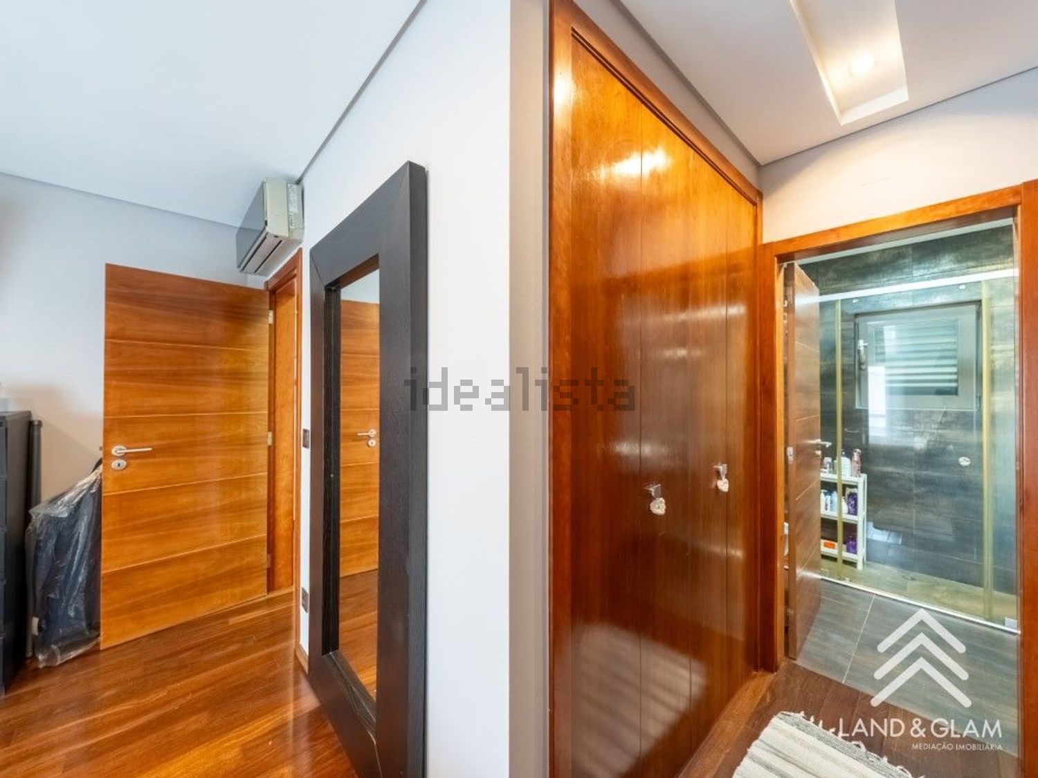 小楼房或独栋别墅出售在Rua das Helenas, 10 - 过道