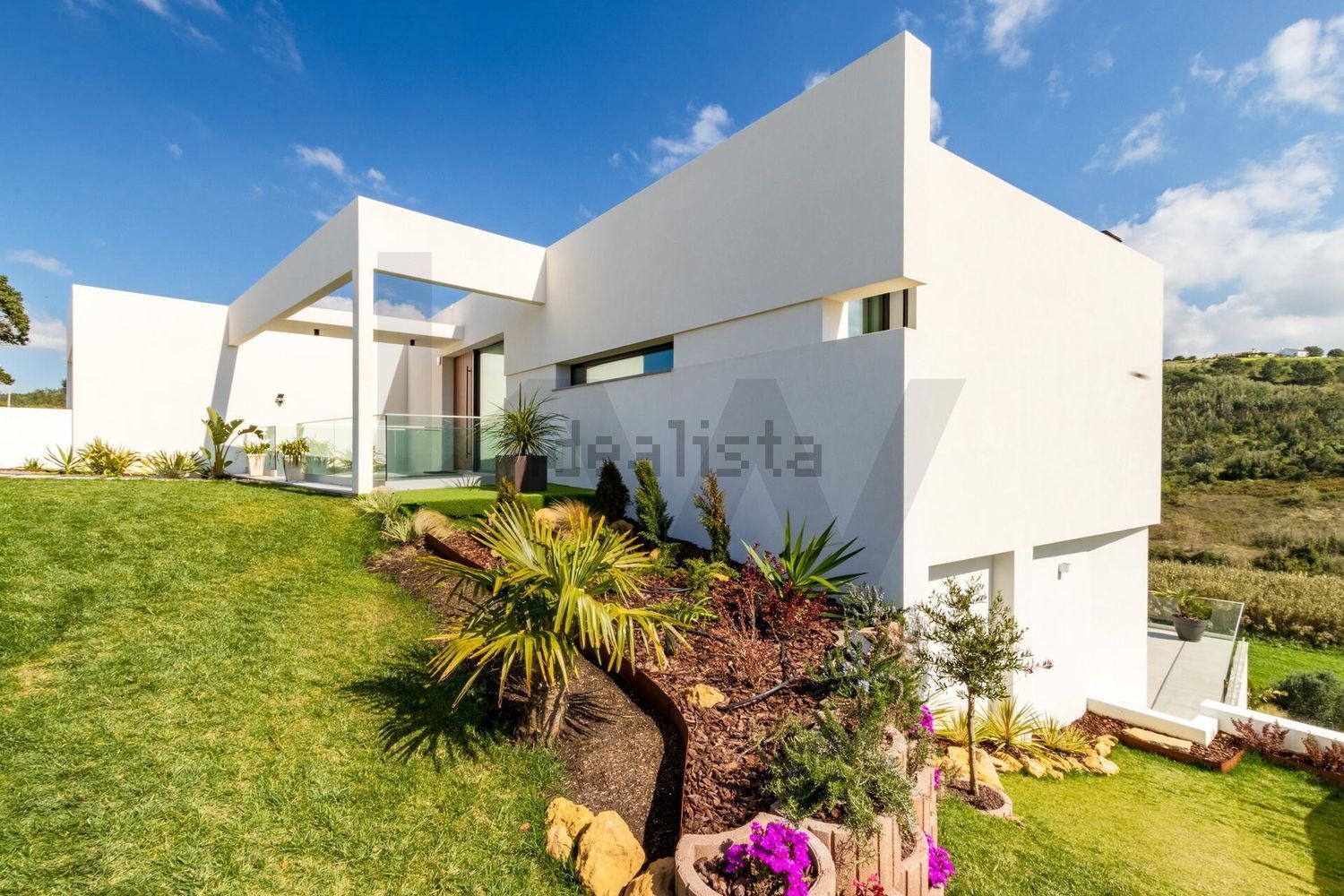 小楼房或独栋别墅出售在Rua das Lombas - 外立面