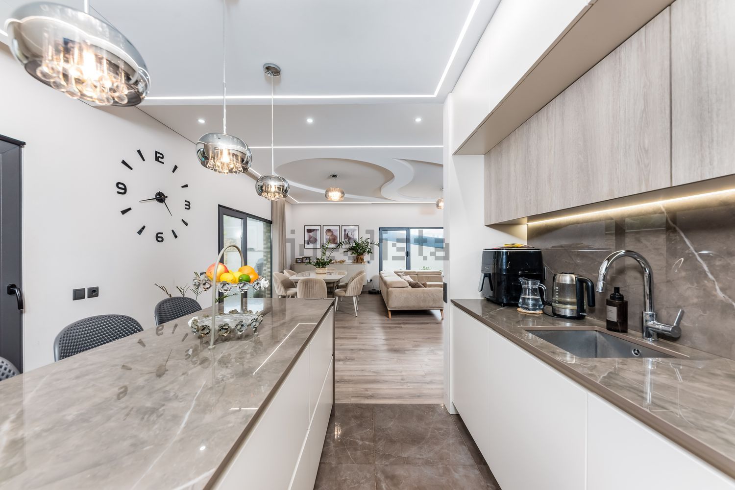 双拼别墅出售在Ramada e Caneças - 客厅