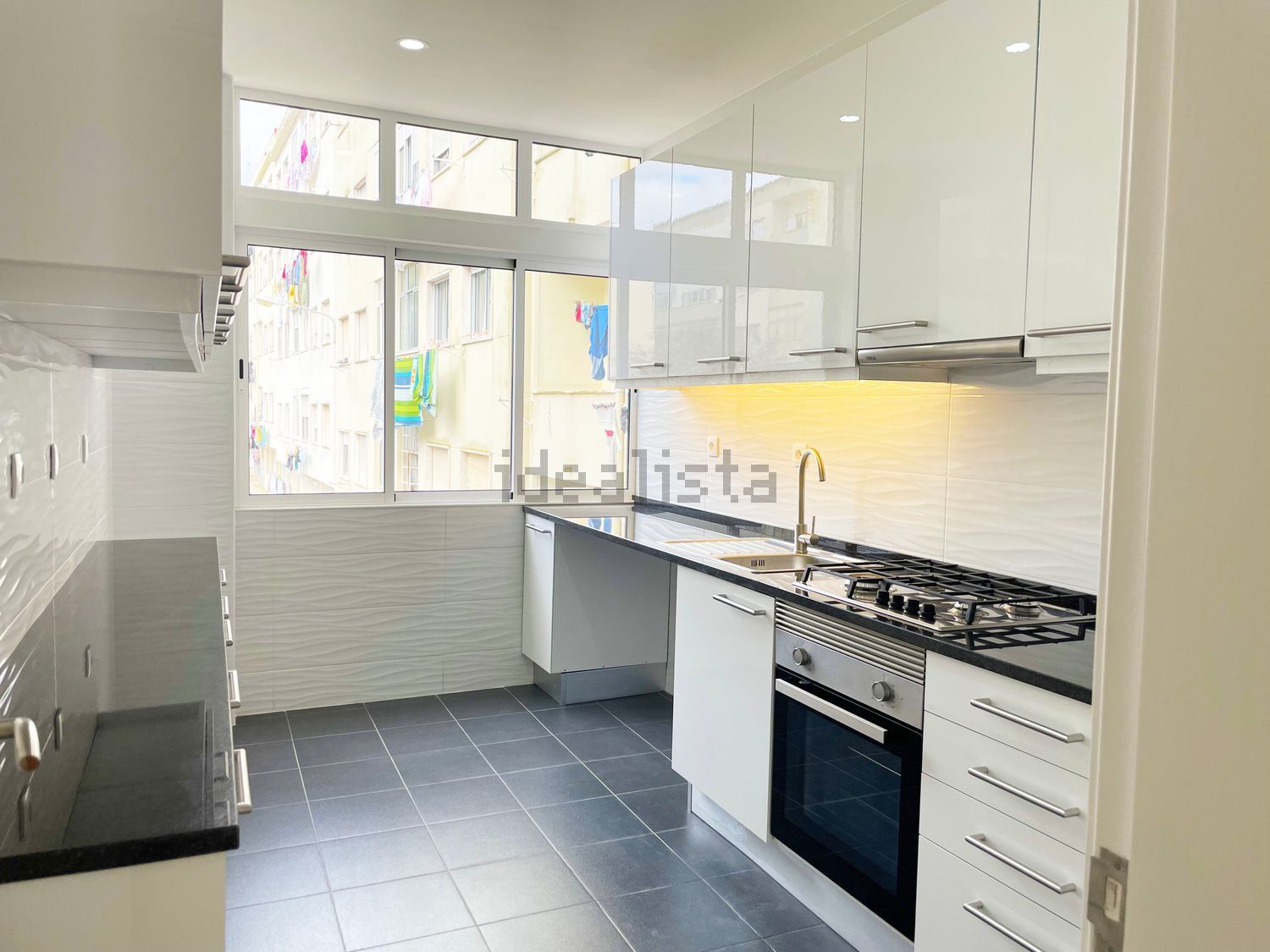 出租公寓 t2在Avenida do Ultramar, 18 - 厨房