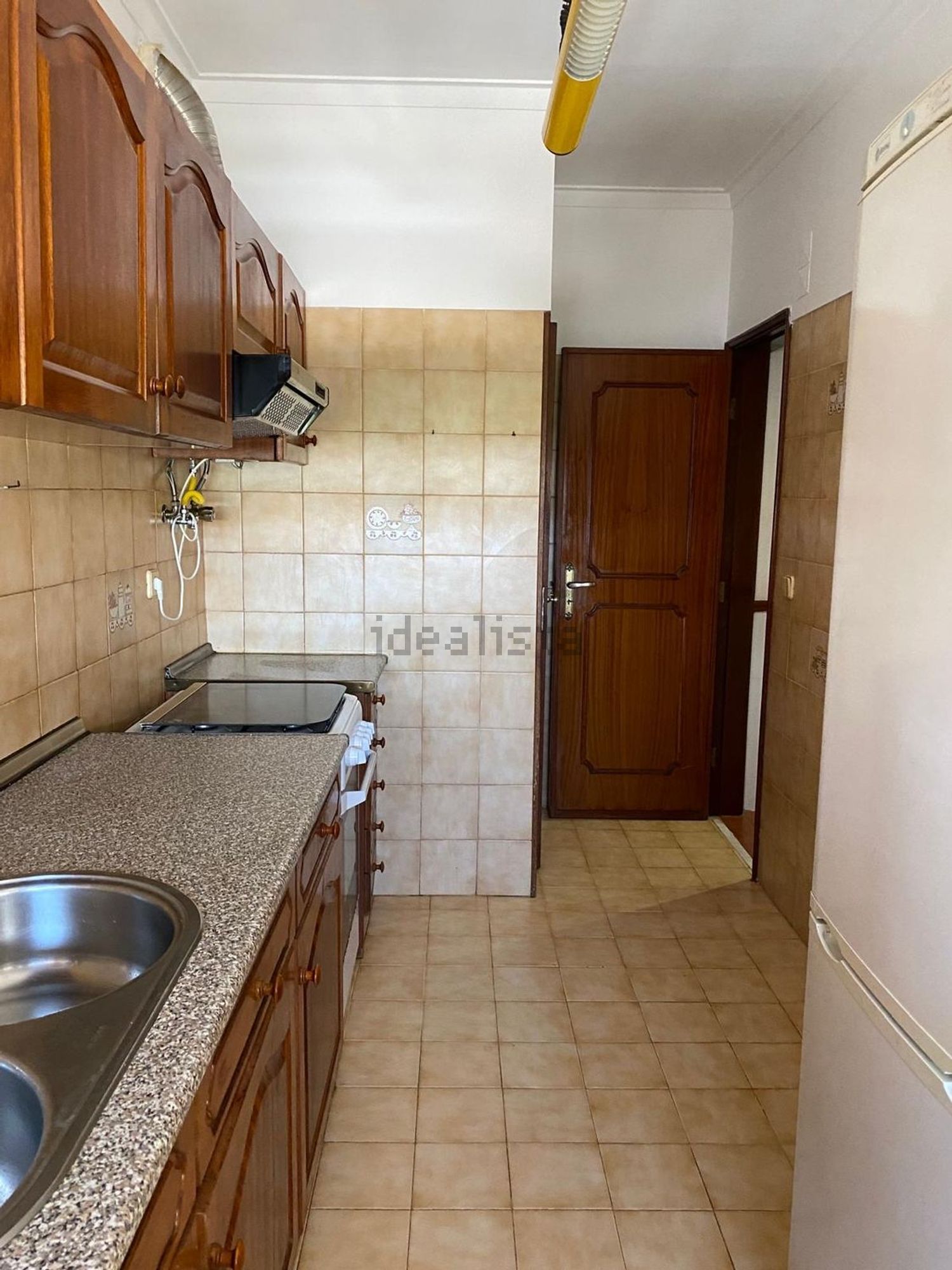 出租公寓 t2在Avenida Fernando Namora, 72 - 厨房