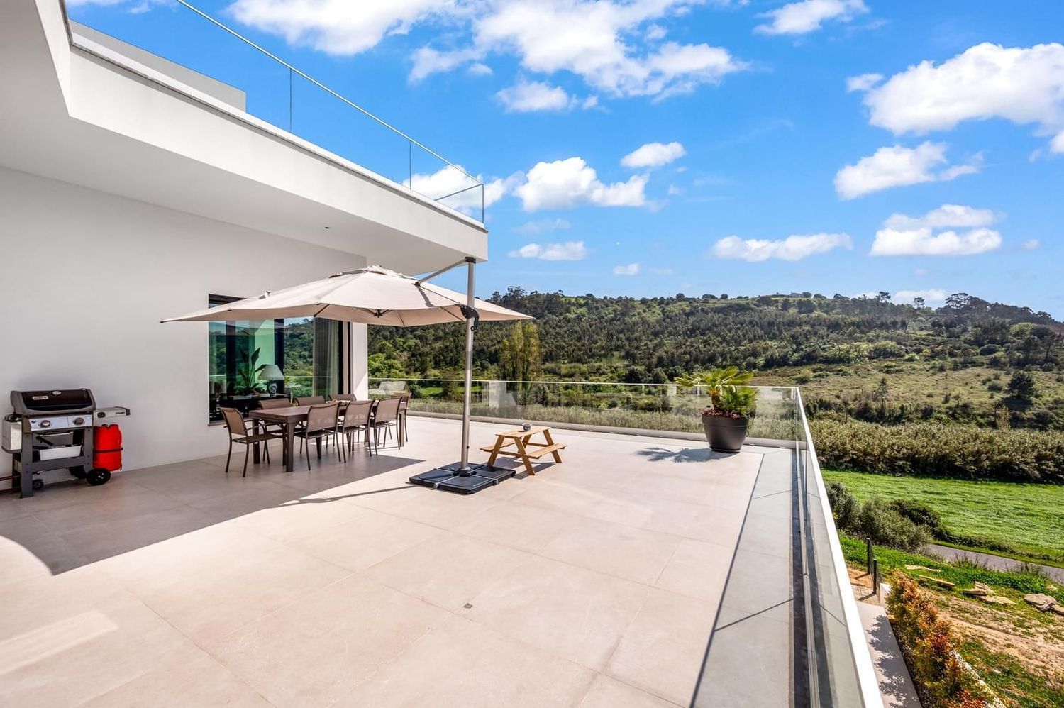 小楼房或独栋别墅出售在Rua das Lombas - 阳台