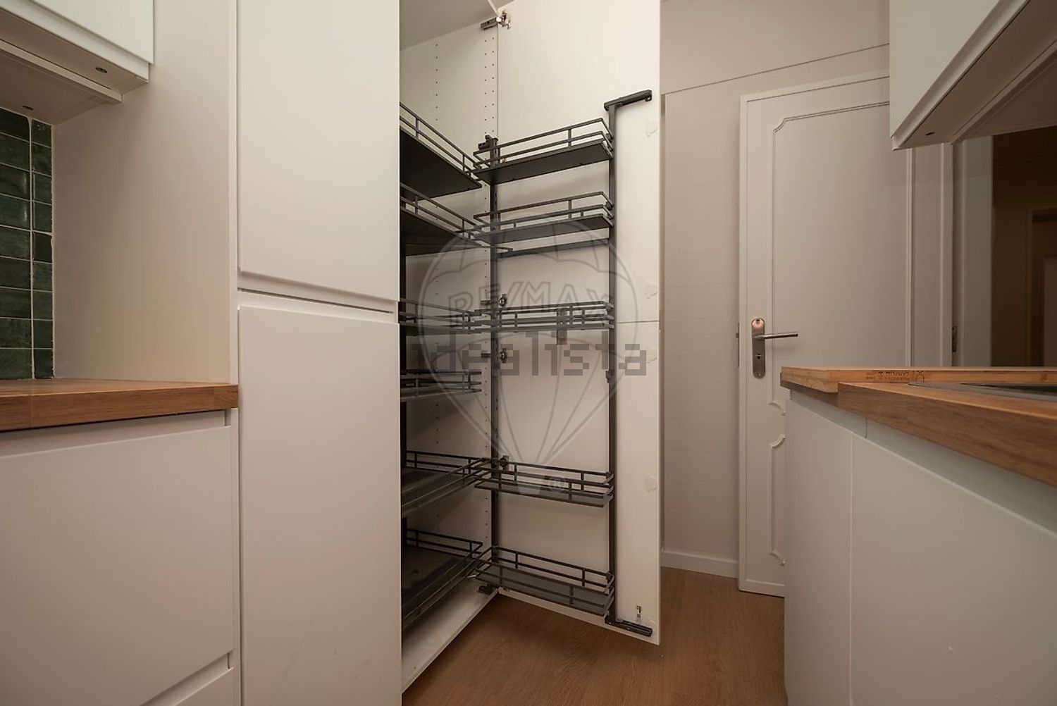 出租公寓 t2在Rua Luís Pastor de Macedo - 试衣间