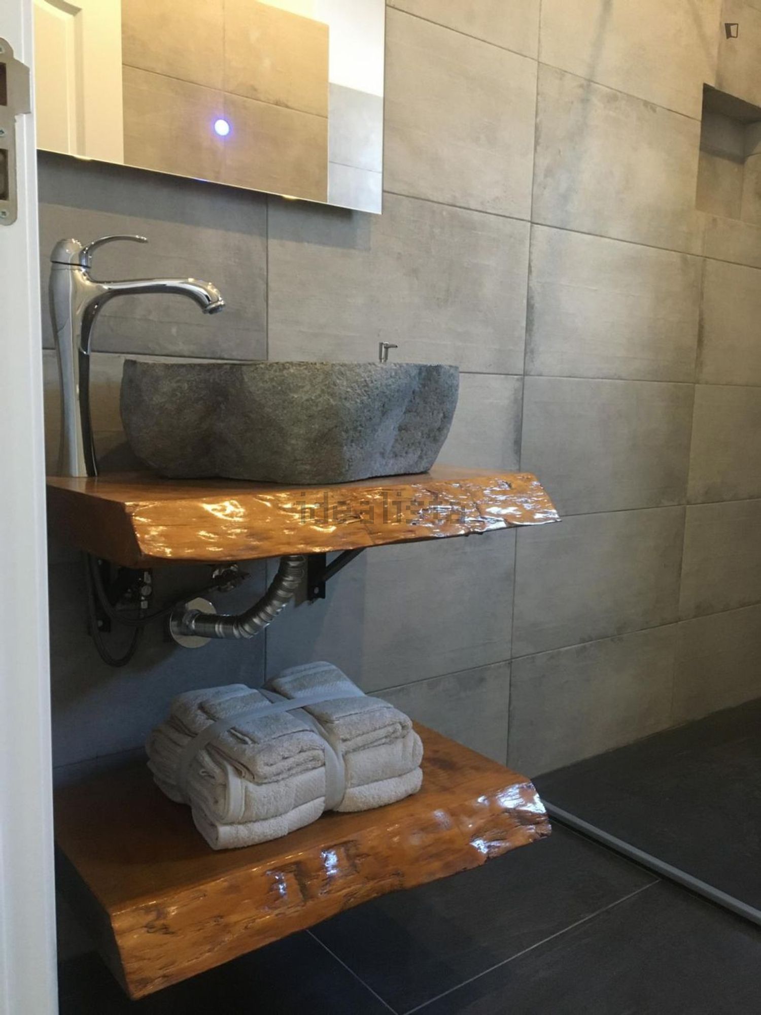 出租房间在Rua Angra do Heroísmo - 卫生间