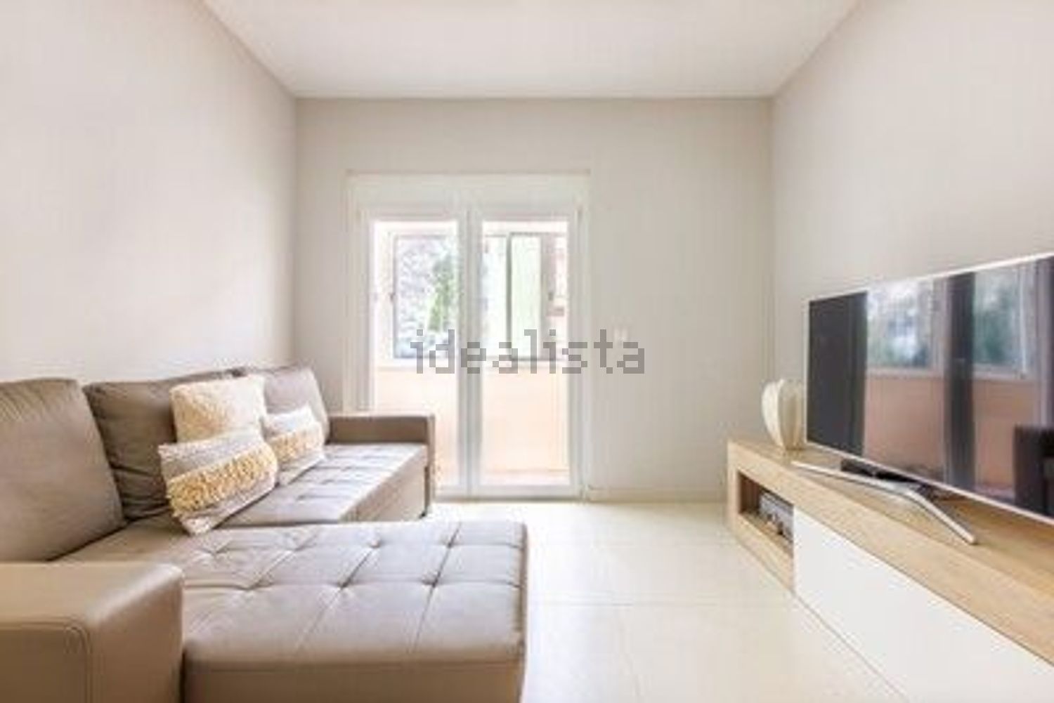 公寓 t3出售在Rua Dom Pedro de Almeida Portugal, 17 - 客厅