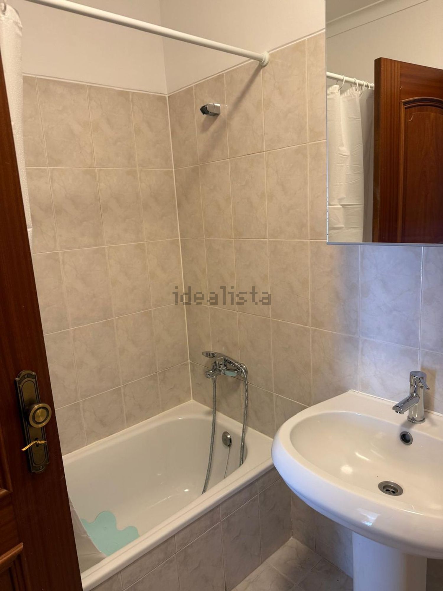 出租房间在Avenida João Paulo II, 5 - 卫生间