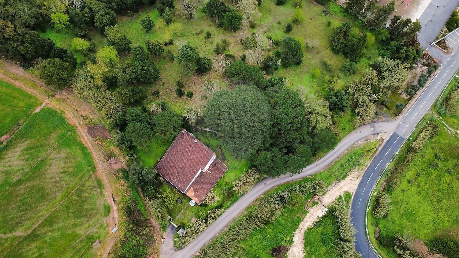 小楼房或独栋别墅出售R. da Portela - 花园