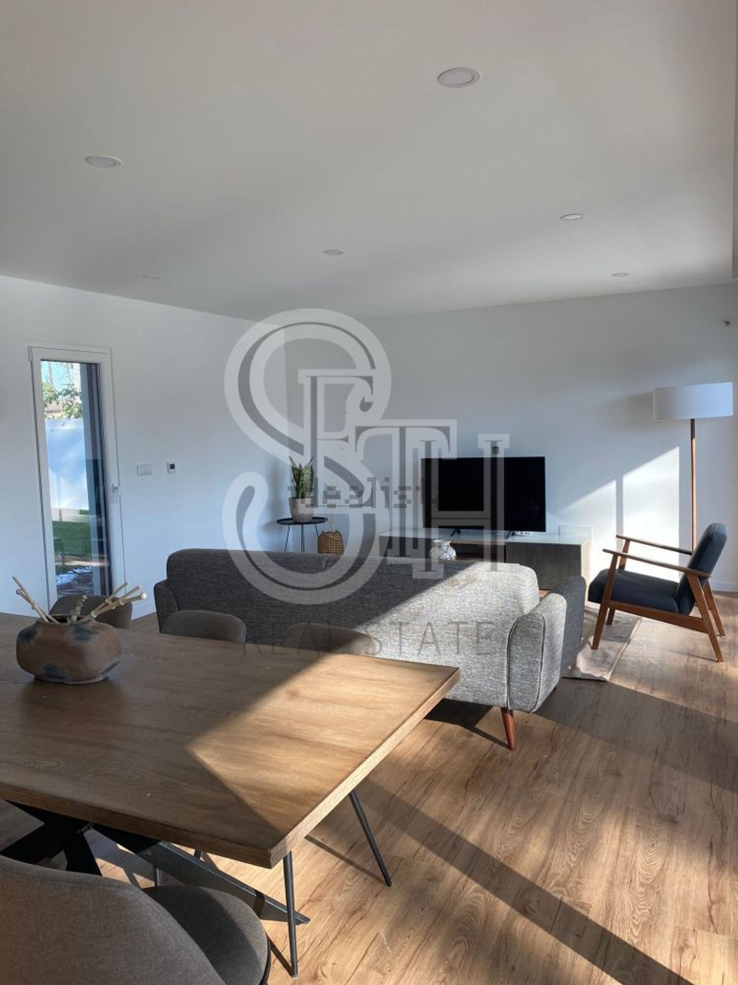 出租小楼房或独栋别墅在Avenida Dom Fernando - 客厅