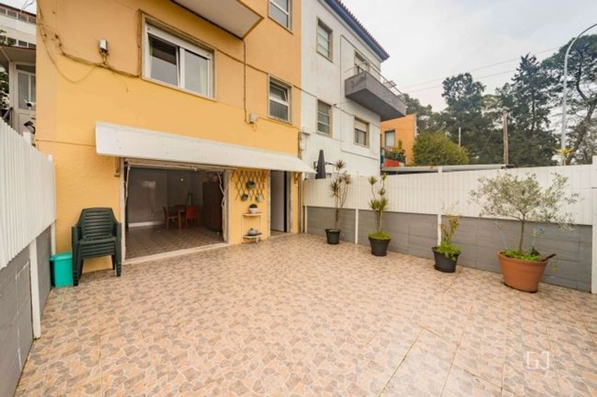 公寓 t2出售在Rua Infanta Dona Maria