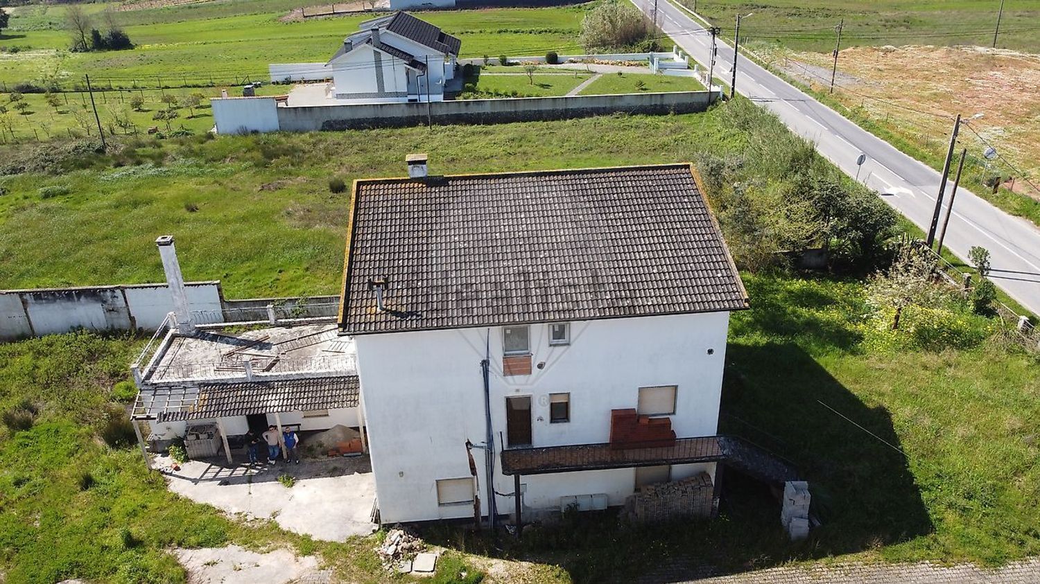 小楼房或独栋别墅出售在Lamas e Cercal - 外立面