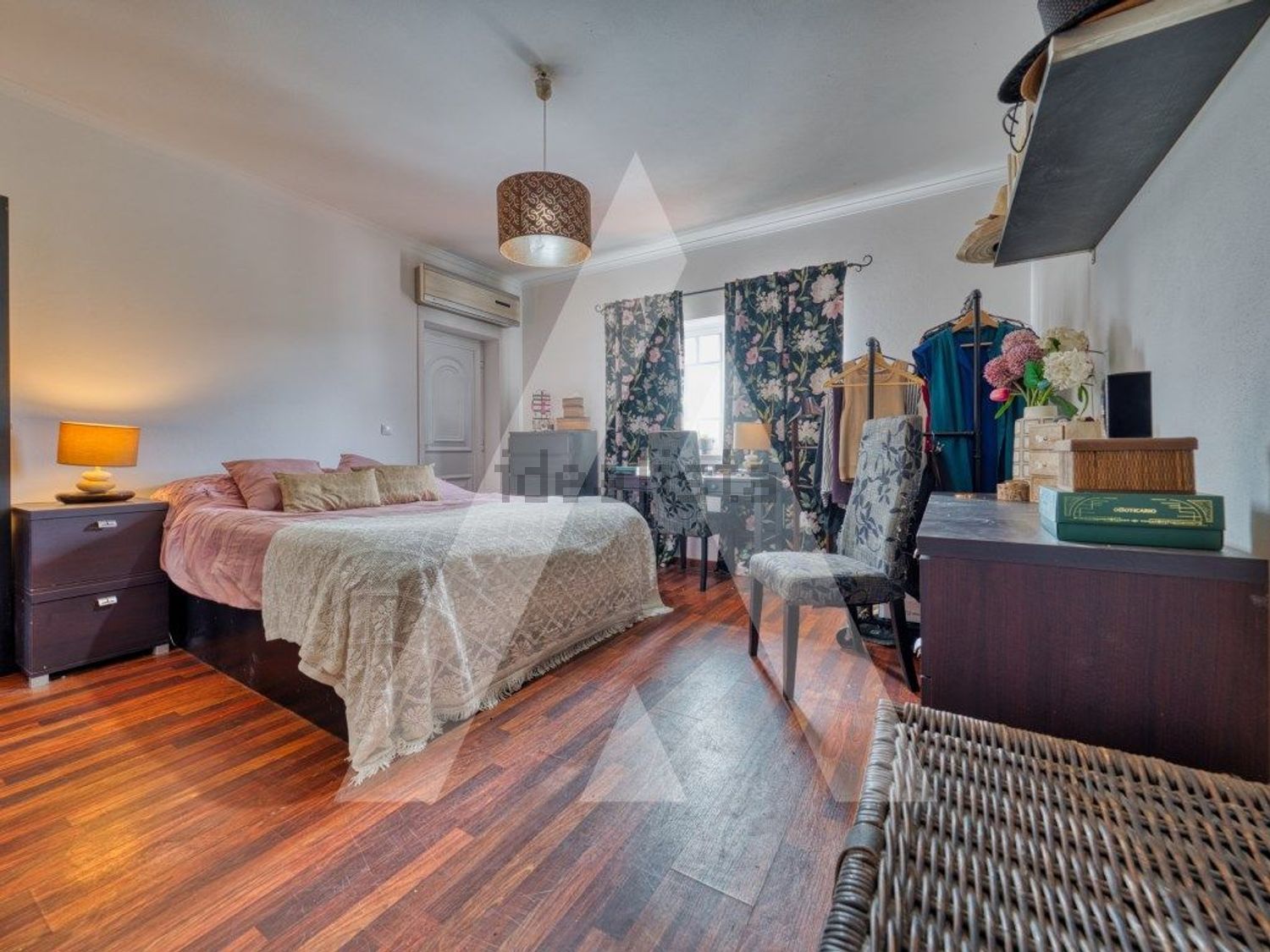 小楼房或独栋别墅出售在Lamas e Cercal - 客厅