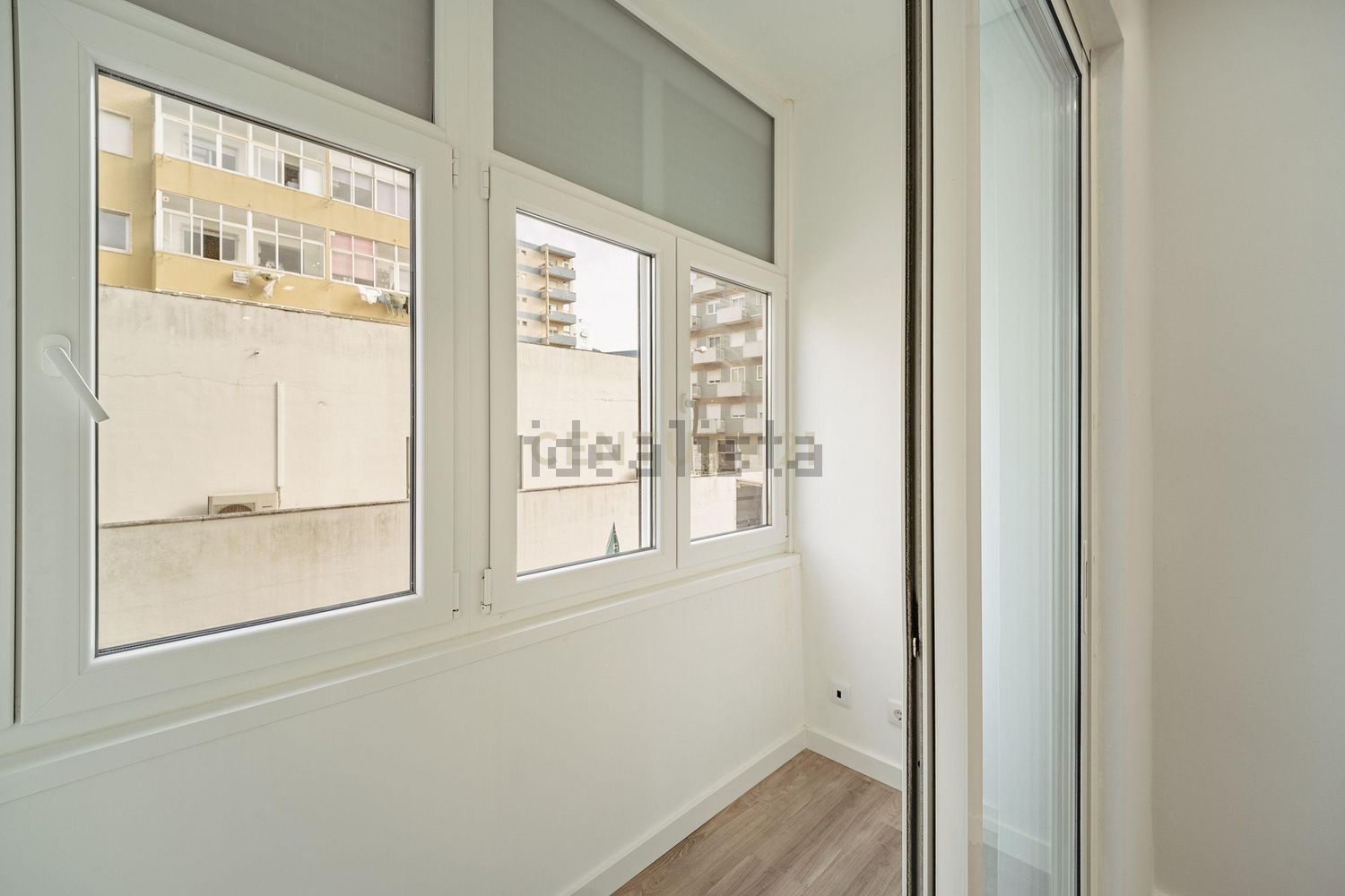 公寓 t2出售在Rua Luís António Verney, 27 - 照片