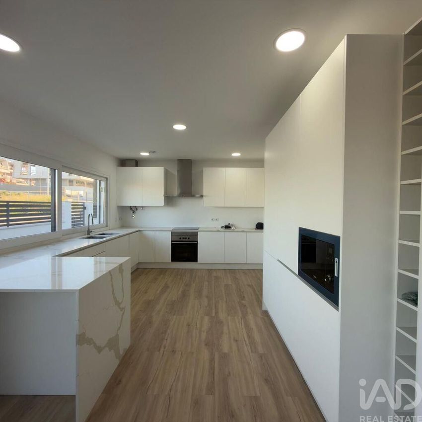 出租小楼房或独栋别墅在Albarraque