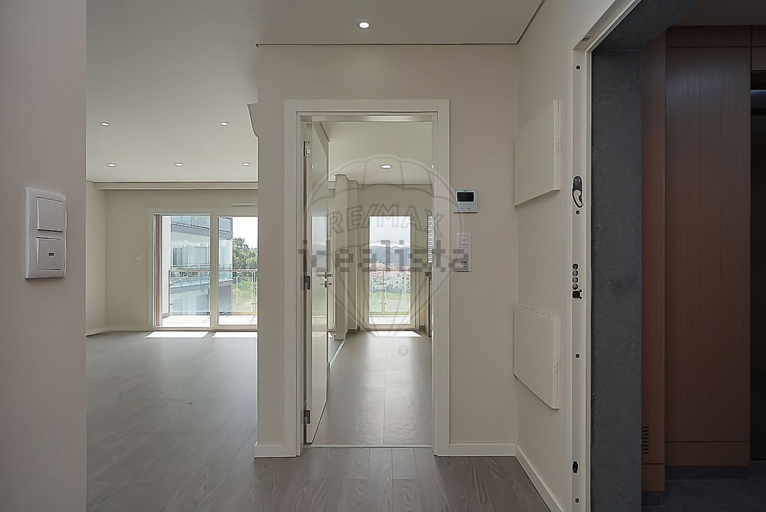 出租公寓 t2在Rua Maria Matos - 过道