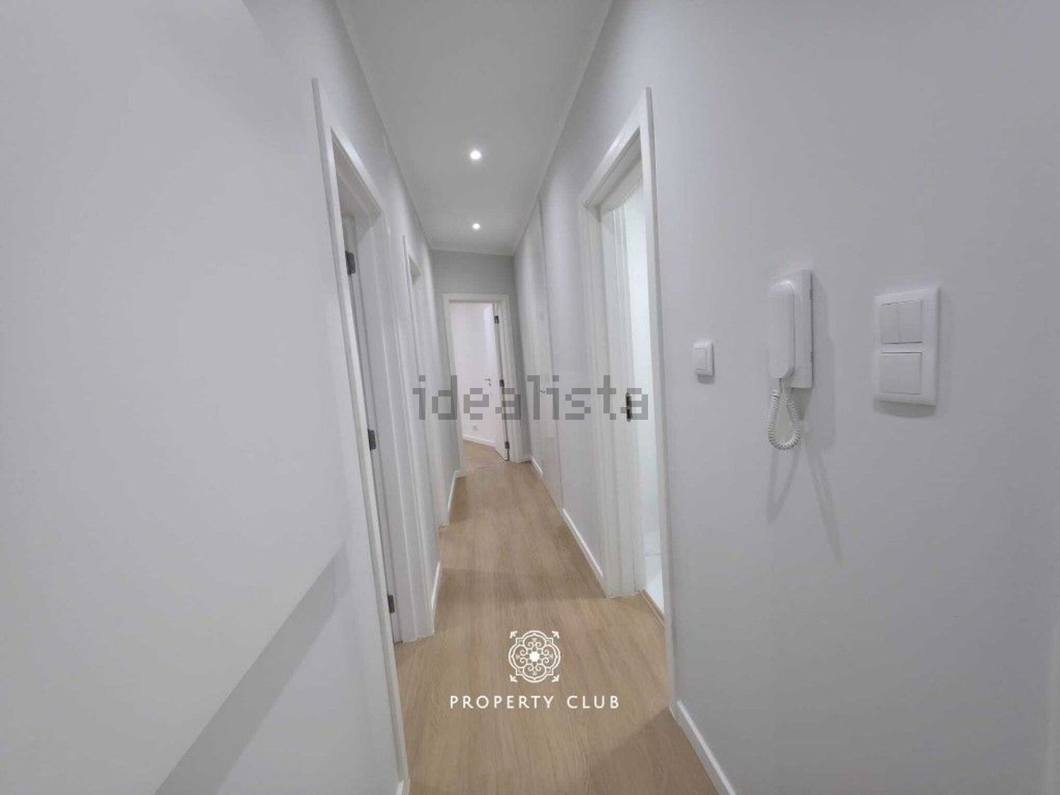 公寓 t2出售在Rua Doutor Guerra Junqueiro - 过道