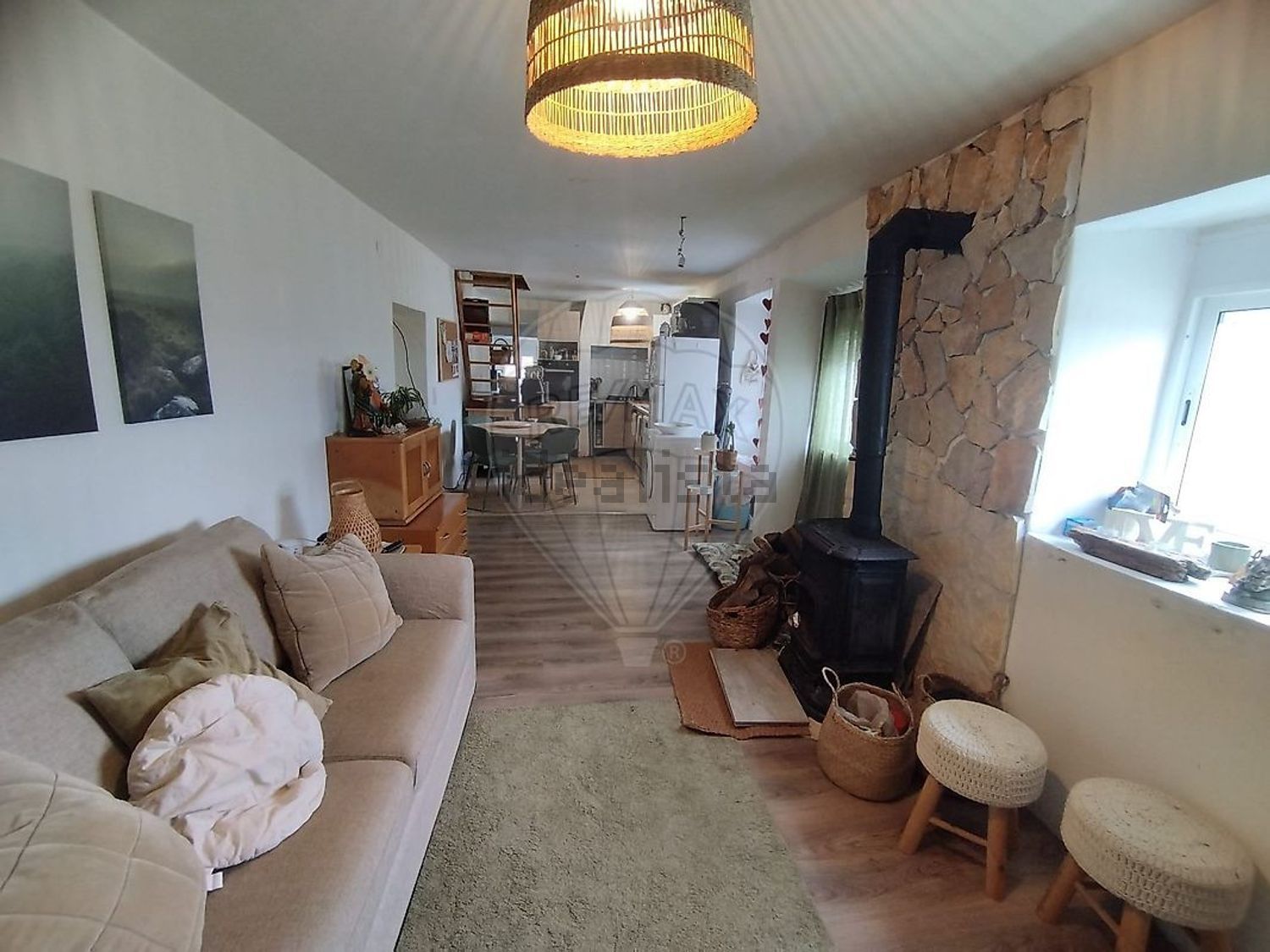 小楼房或独栋别墅出售在Rua Principal - 客厅