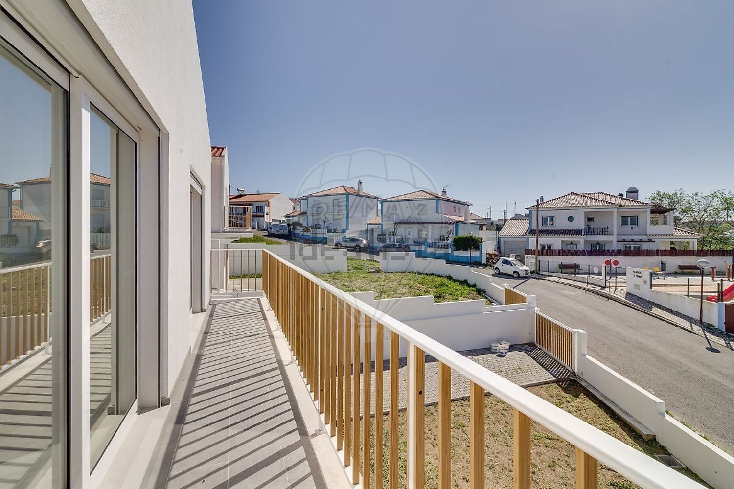 小楼房或独栋别墅出售在Rua da Cabine - 阳台