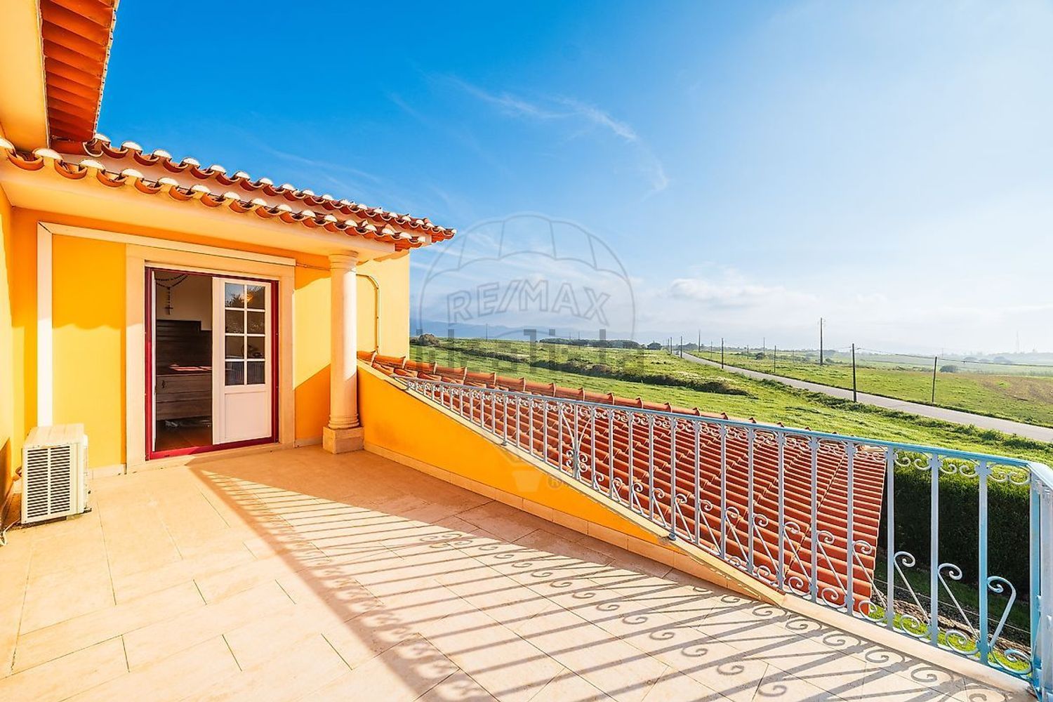 小楼房或独栋别墅出售在Rua das Macieiras - 阳台