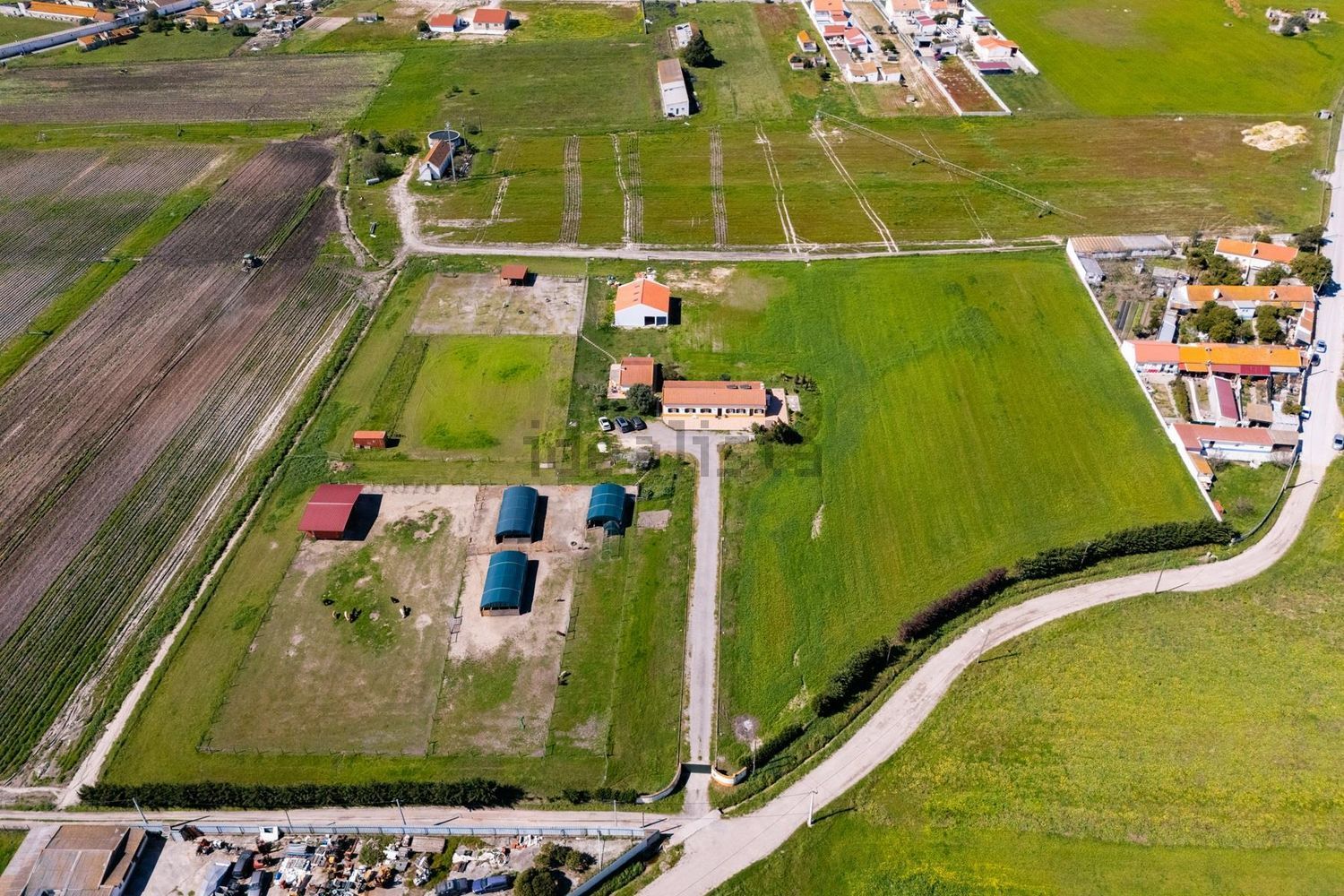 农庄出售在Estrada Vale Porrim s/n - 照片