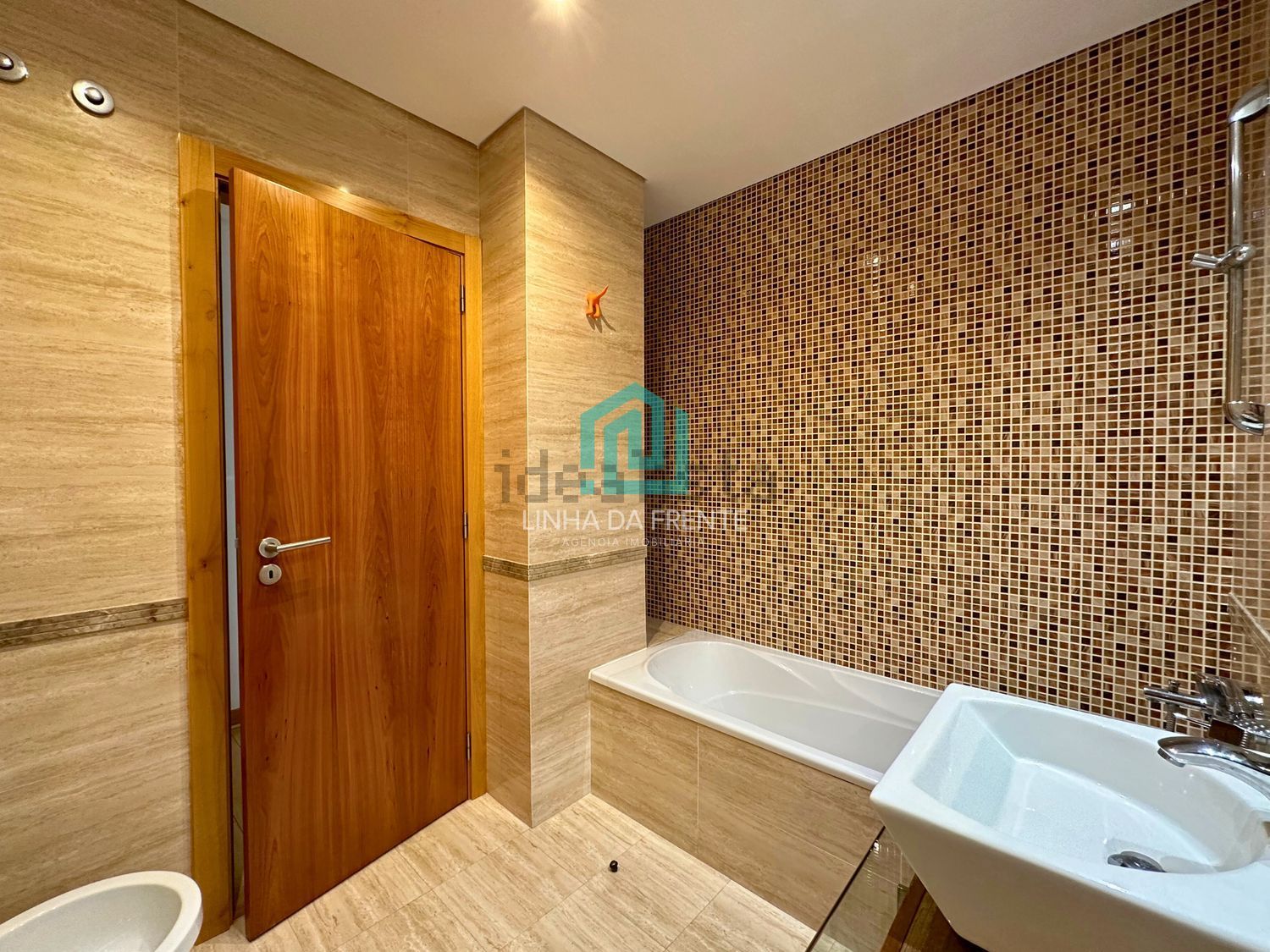 公寓 t3出售在Rua Hermínia Silva - 卫生间