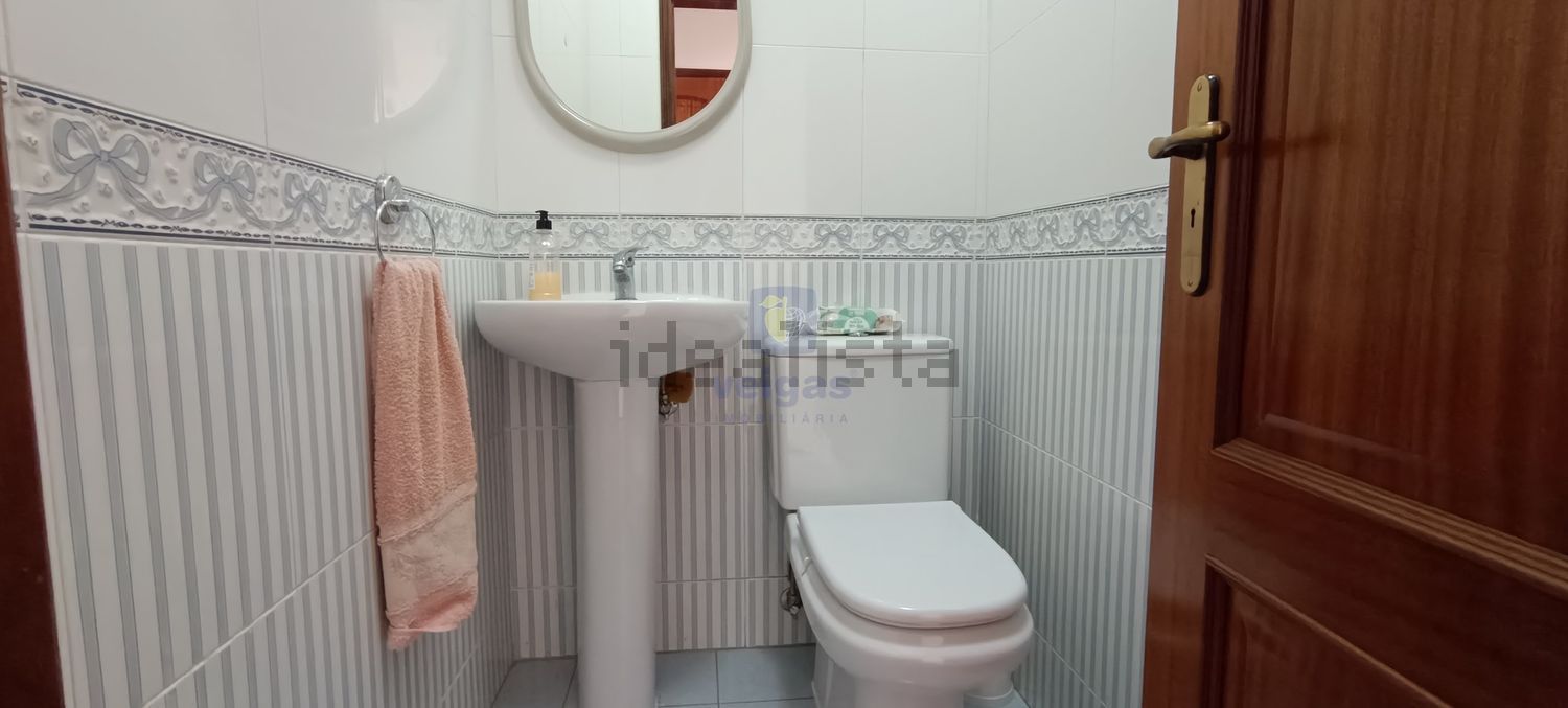 出租小楼房或别墅在Centro - 卫生间