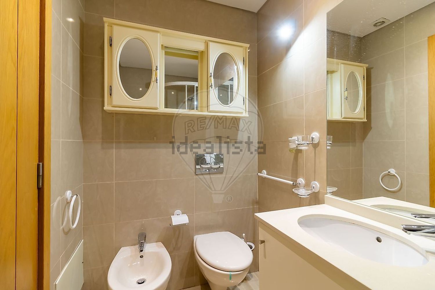 公寓 t2出售在Rua Doutor António Patrício Gouveia - 卫生间