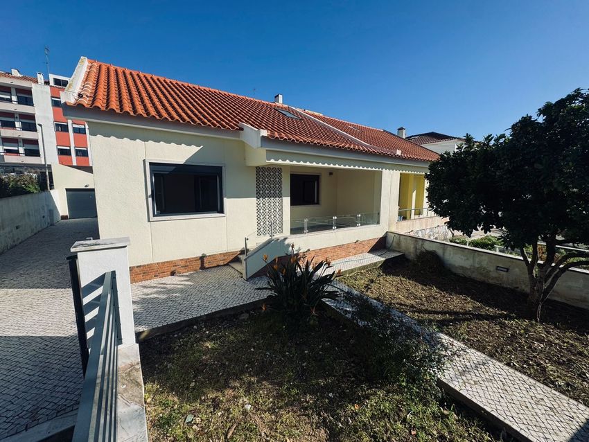 出租双拼别墅在Rua Barbosa Du Bocage, 4