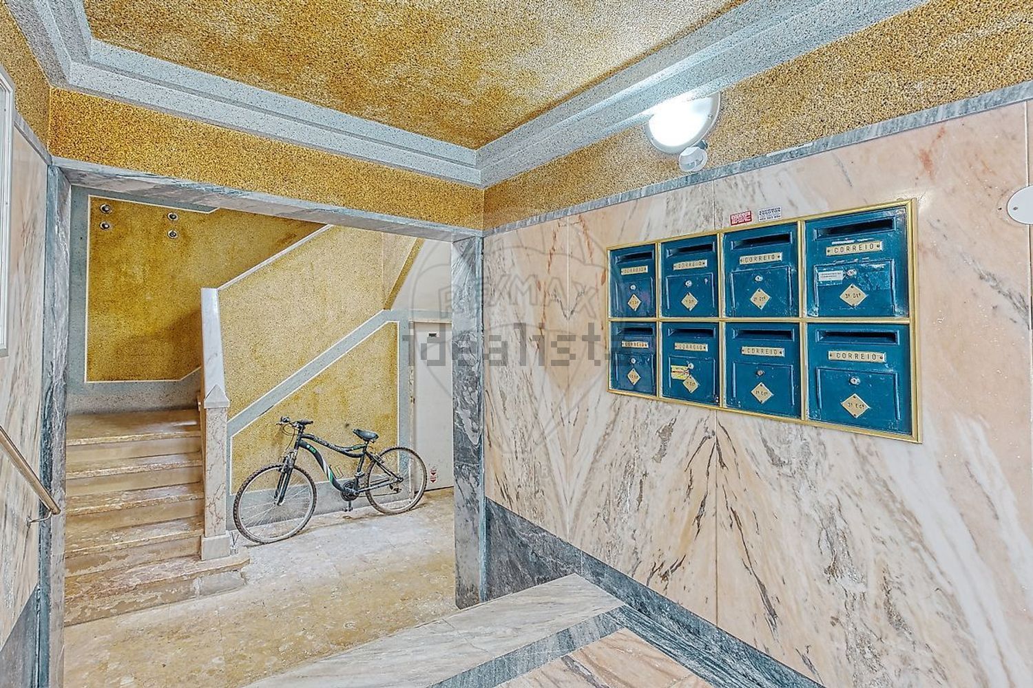 公寓 t1出售在Rua Armistício - 照片