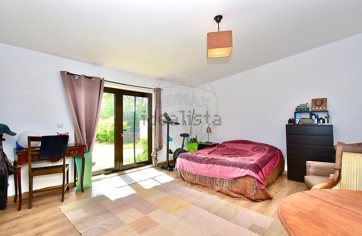 小楼房或独栋别墅出售在Rua Principal - 卧室