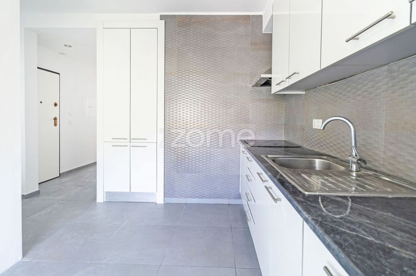 公寓 t2出售在Travessa Rafael de Oliveira, 1