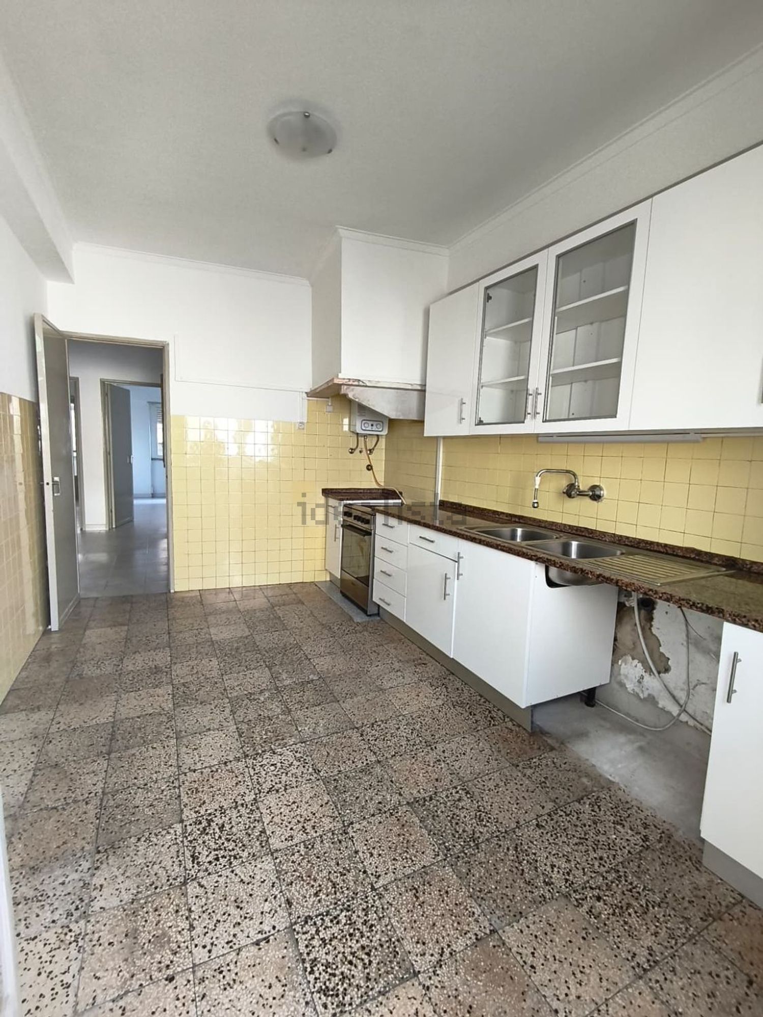 出租公寓 t2在Rua Padre Manuel Gomes Himalaia, 4 - 厨房