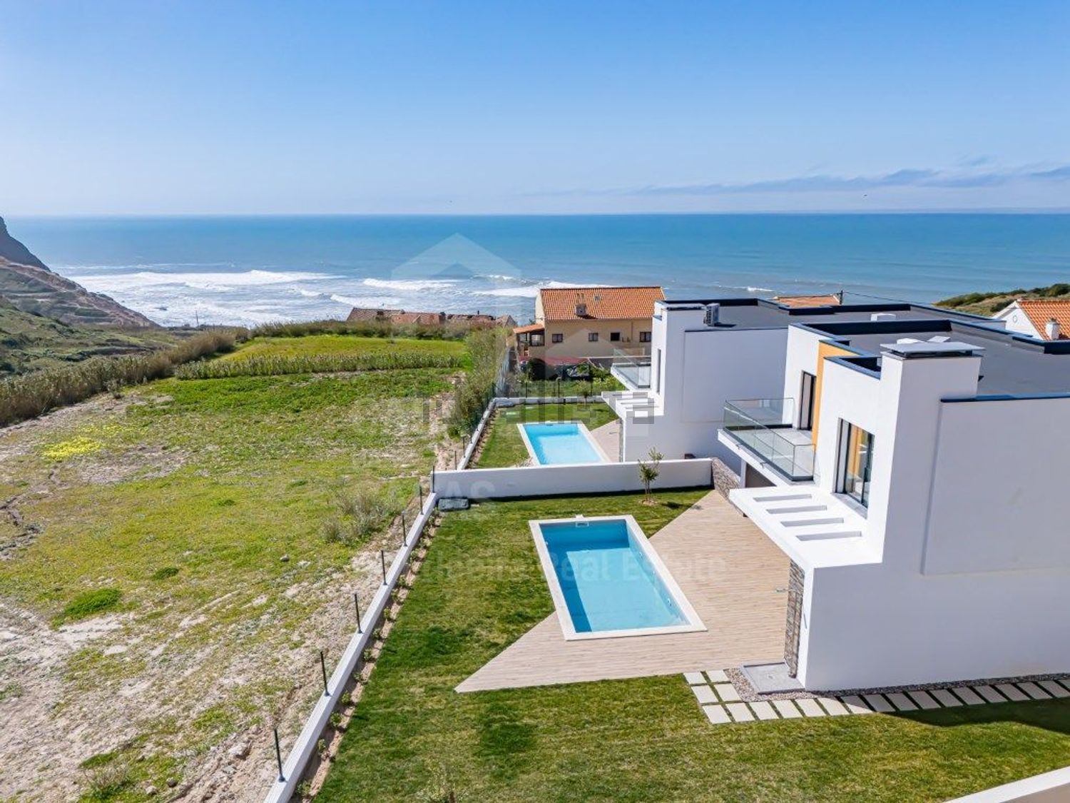 小楼房或独栋别墅出售在São Pedro da Cadeira - 游泳池