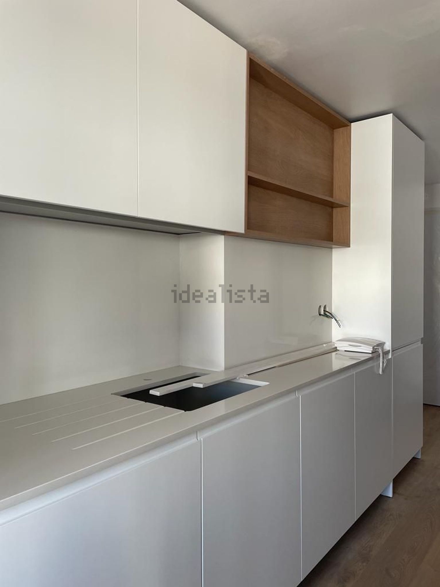 出租公寓 t2在Rua Alfredo Lopes Vilaverde, 15 - 厨房