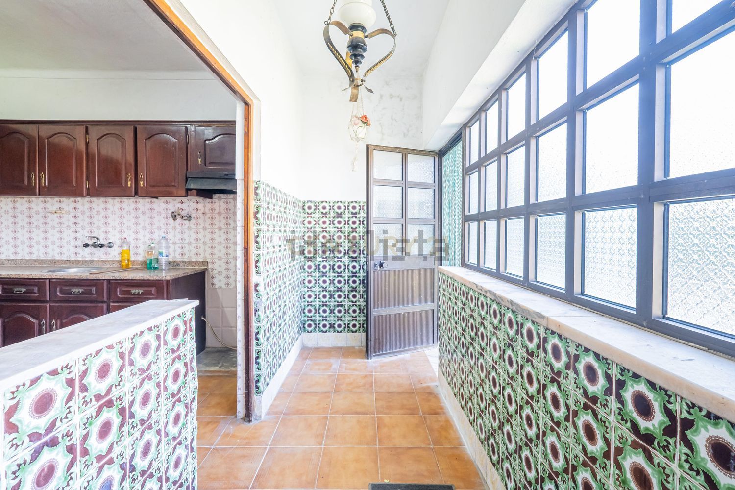 小楼房或独栋别墅出售在Rua General Humberto Delgado, 6 - 过道