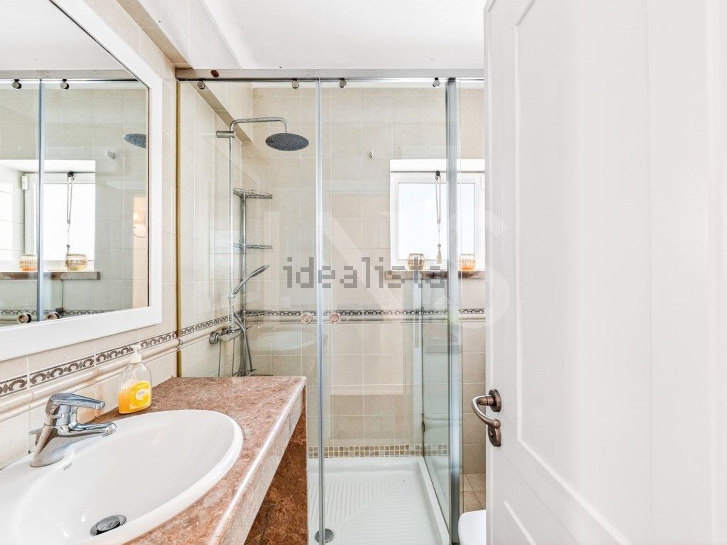 小楼房或独栋别墅出售在Rua do Beco - 卫生间