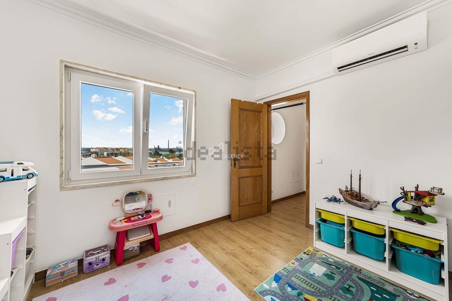 小楼房或独栋别墅出售在Rua Mar da Palha - 卧室