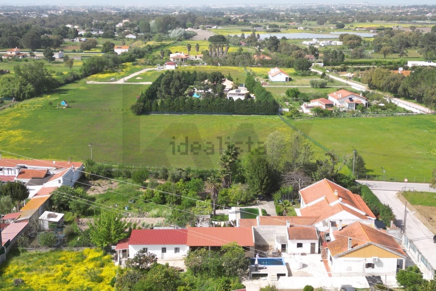 小楼房或独栋别墅出售在Rua António Aleixo - 照片