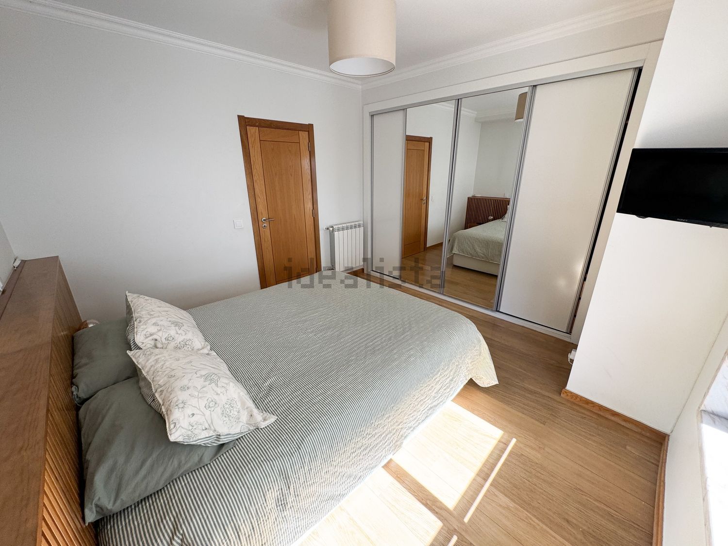 出租公寓 t2在Santo António dos Cavaleiros e Frielas - 卧室