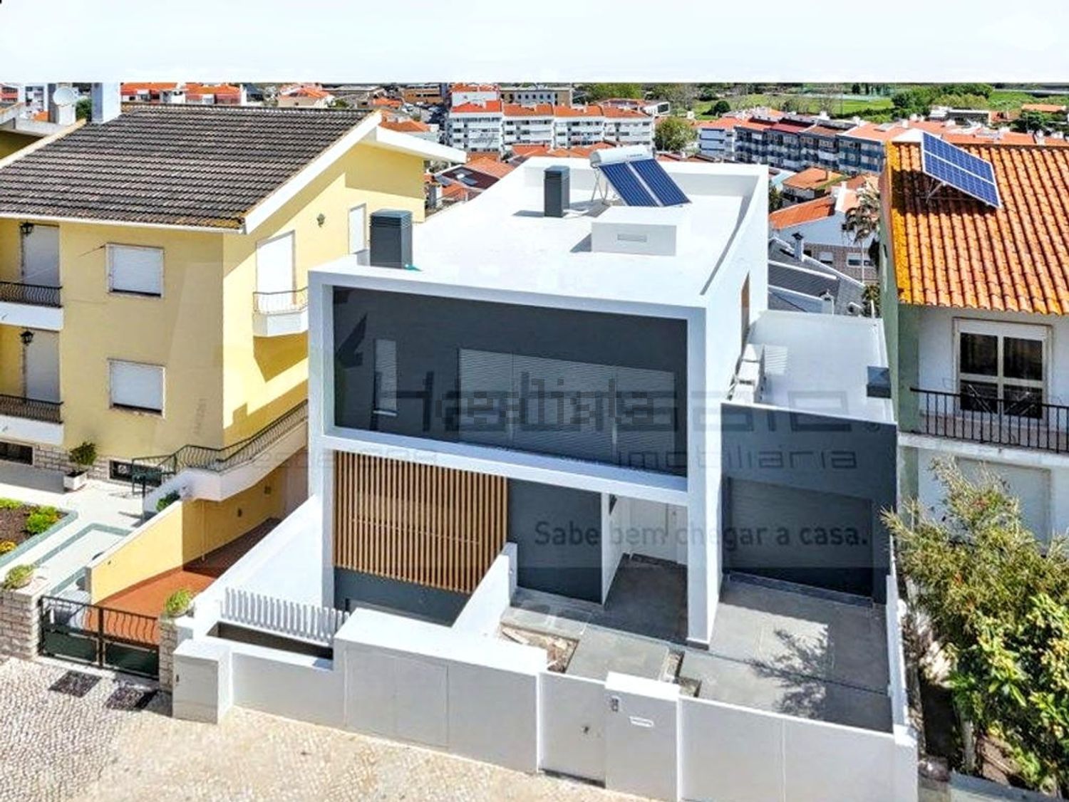 小楼房或独栋别墅出售在Rua Vieira da Silva - 外立面