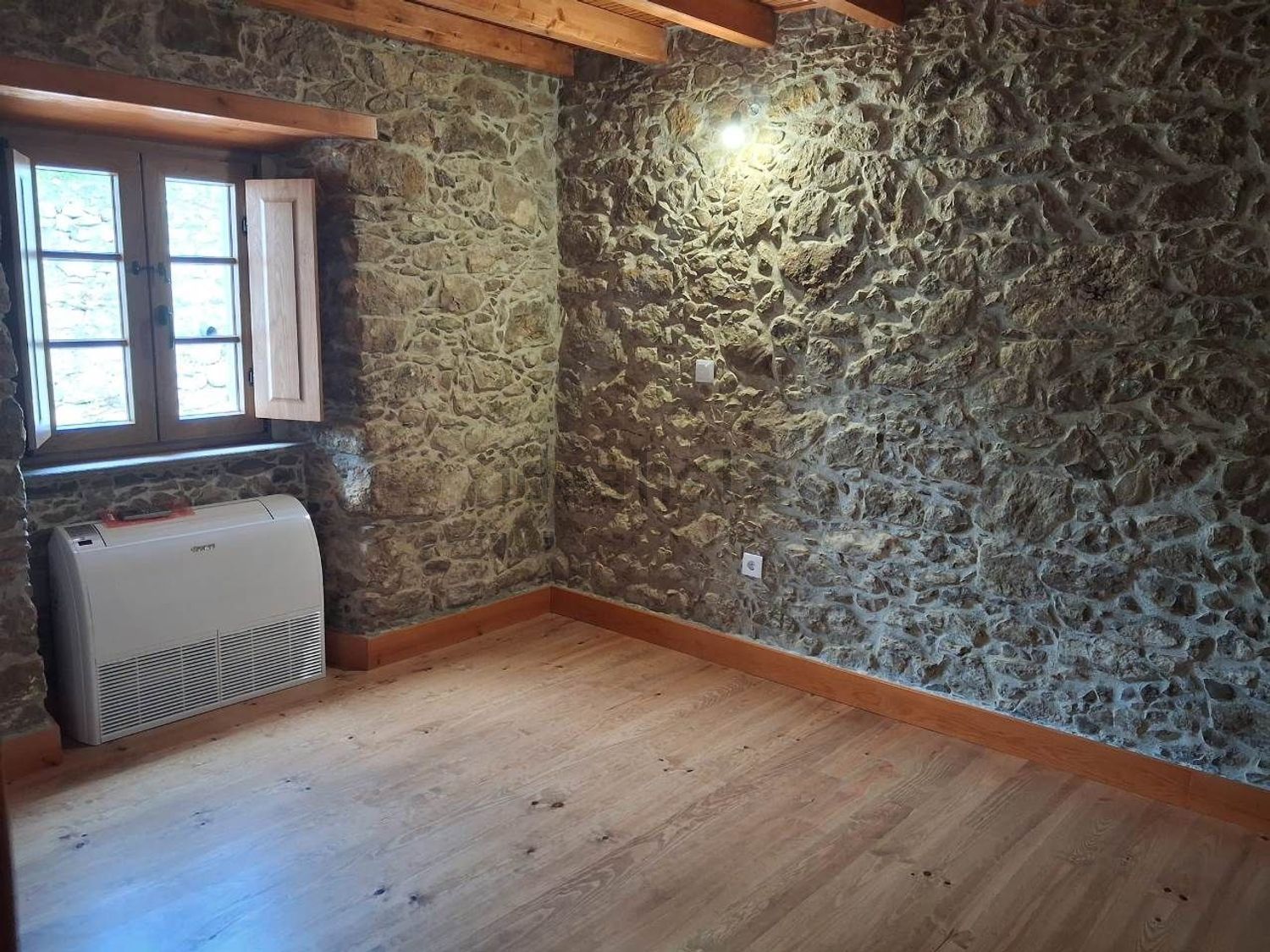 小楼房或独栋别墅出售在São Bartolomeu dos Galegos e Moledo - 居住