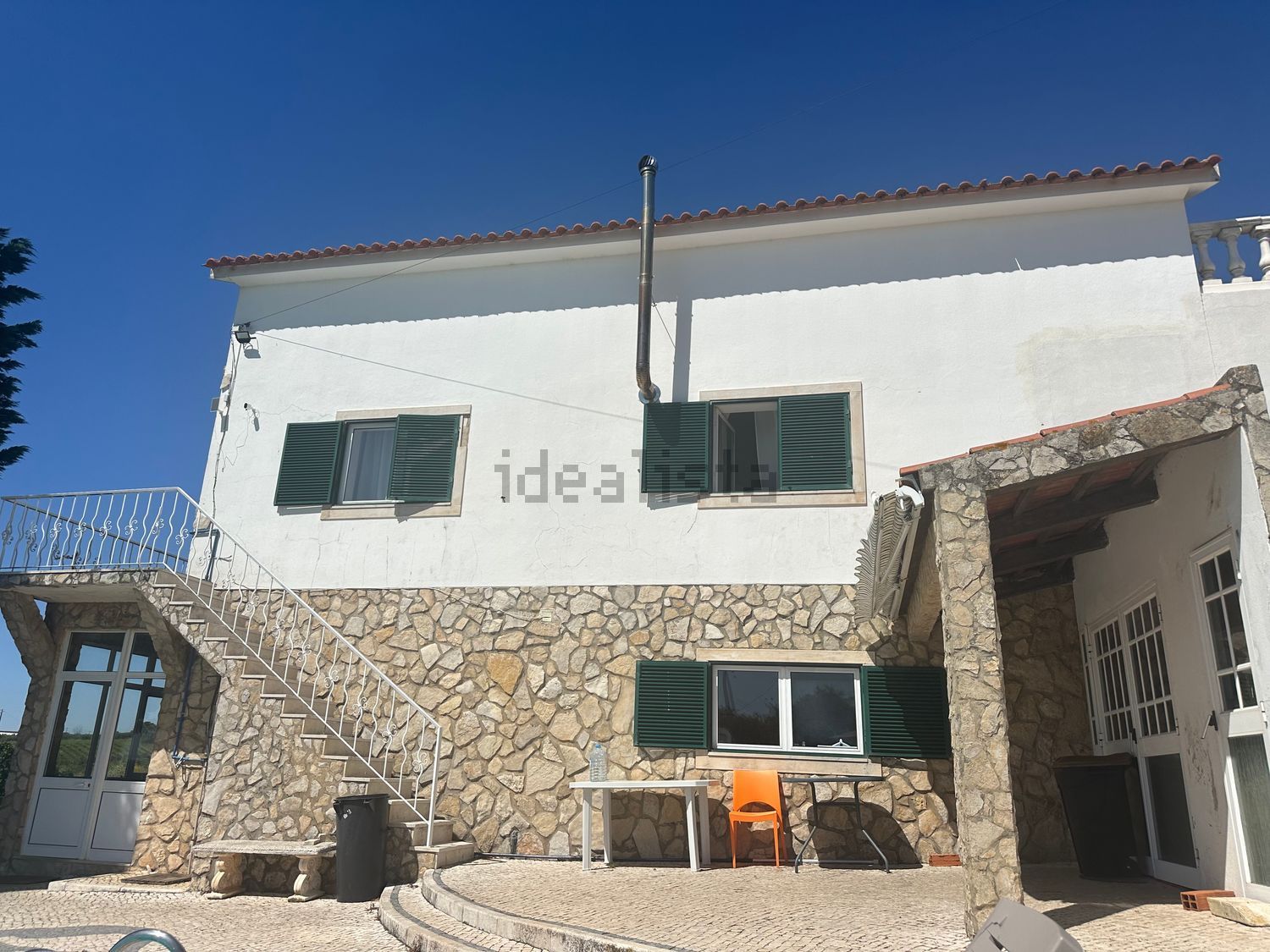 小楼房或独栋别墅出售在Rua 4 de Agosto, 26 - 外立面