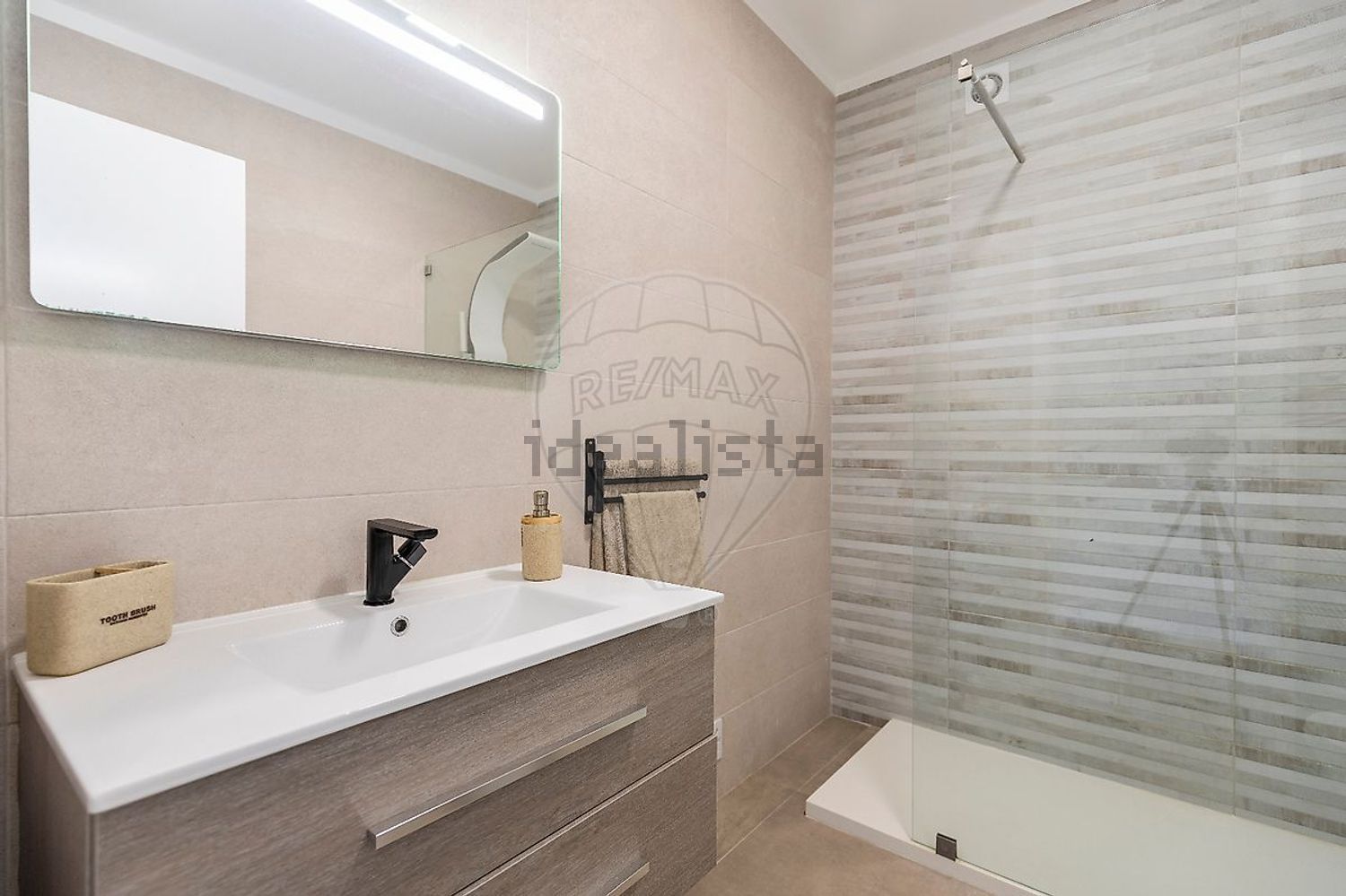 公寓 t2出售在Rua das Rosas - 卫生间