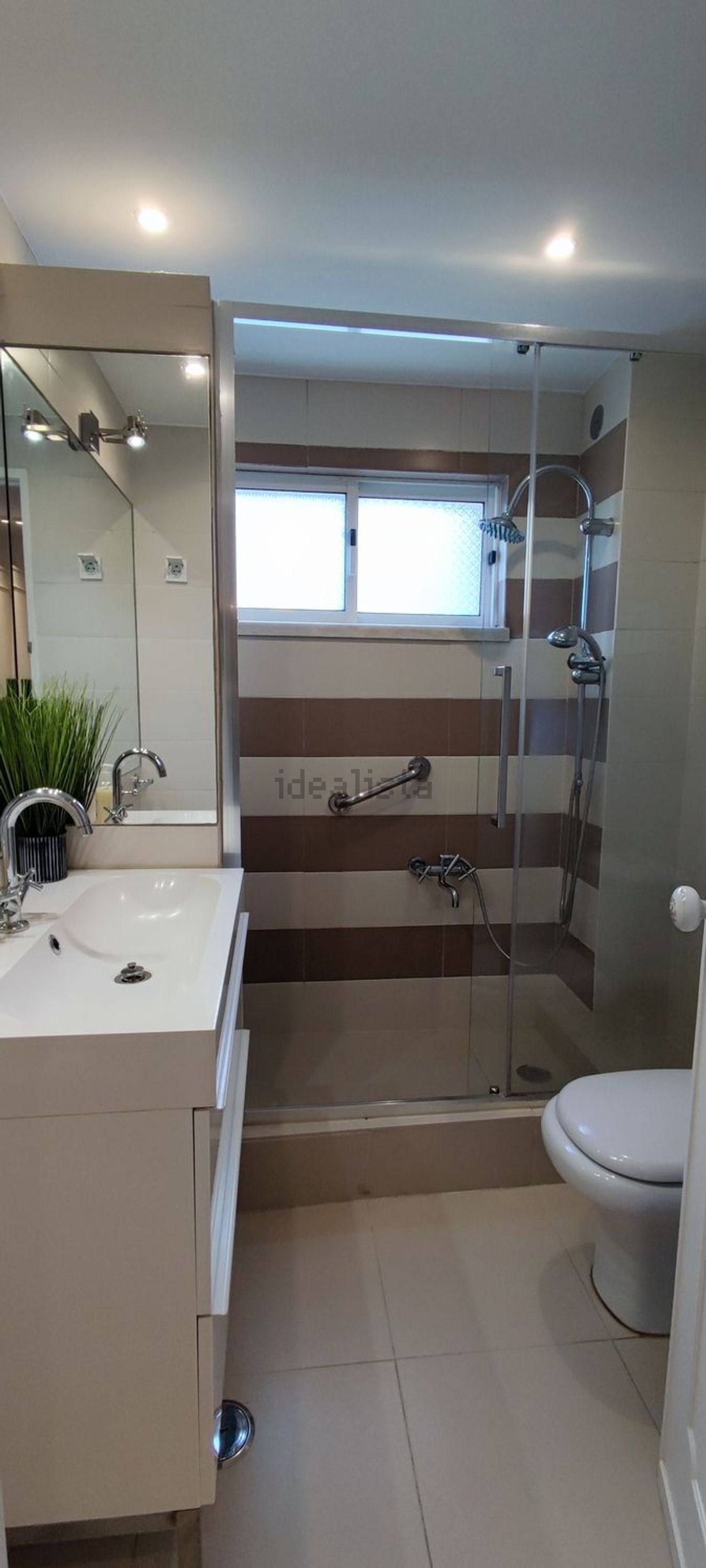 出租房间在Avenida Cidade de Luanda, 485 - 卫生间