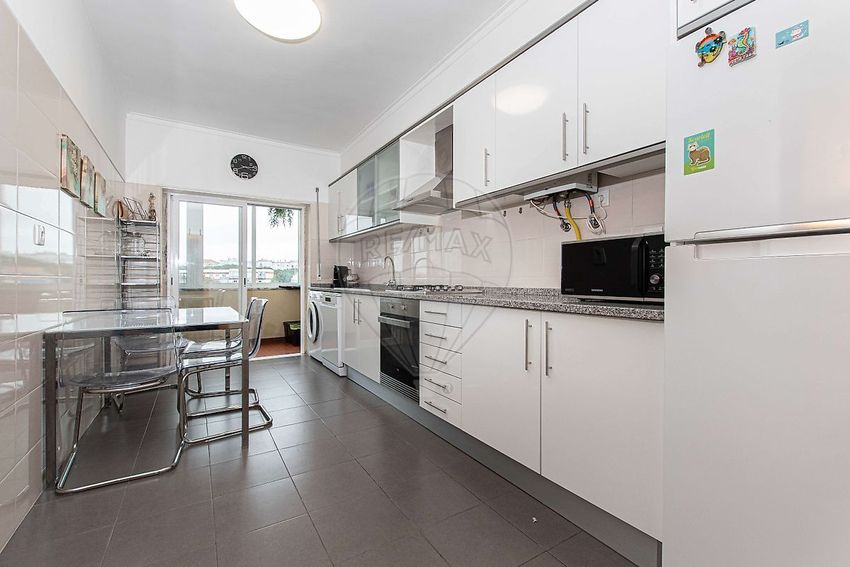 出租公寓 t3在Largo Mouzinho da Silveira