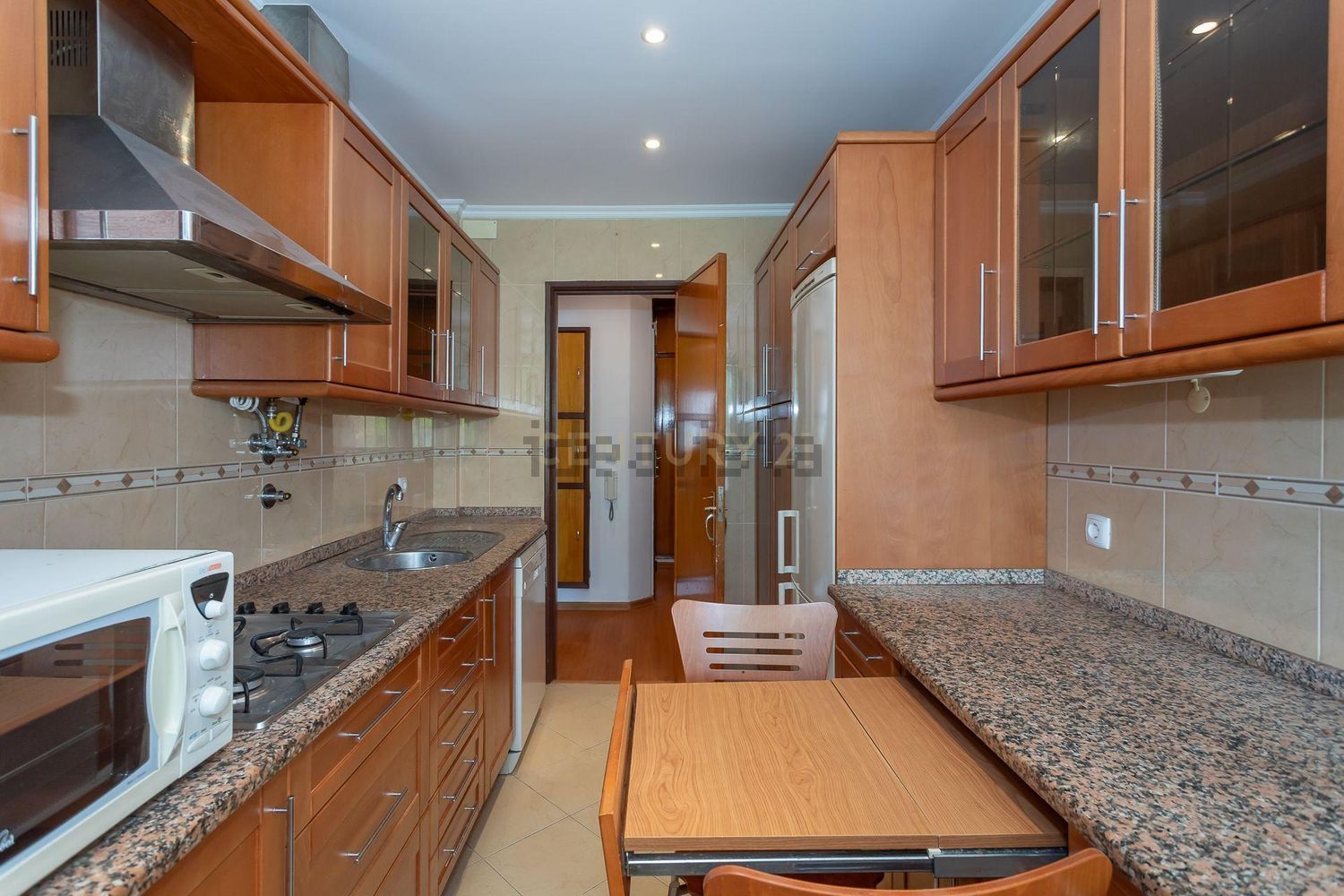 公寓 t3出售在Rua Capitão Tenente Oliveira e Carmo, 143 - 厨房